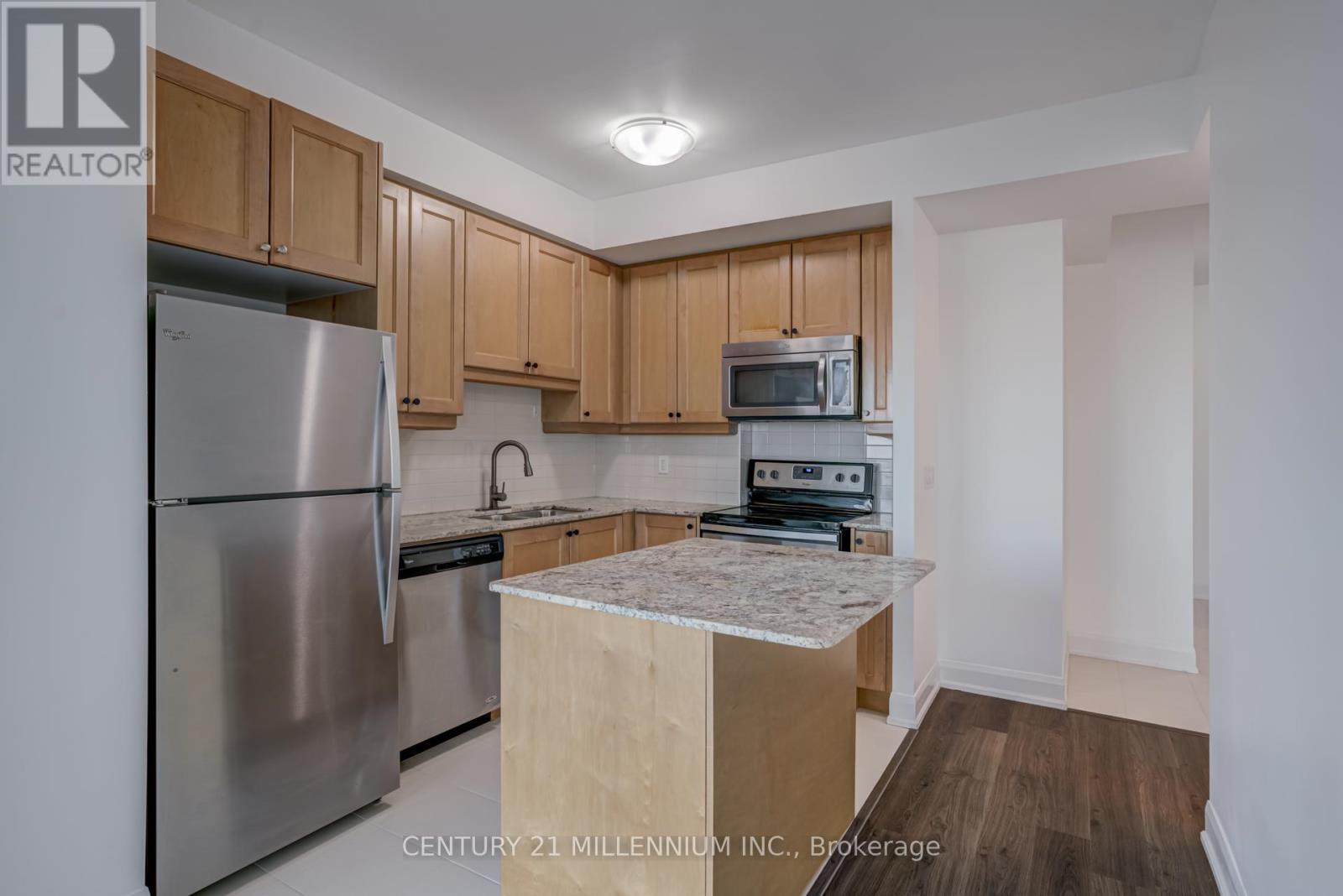 Photo 14 of 1704 2910 Highway 7 Road, Vaughan ON