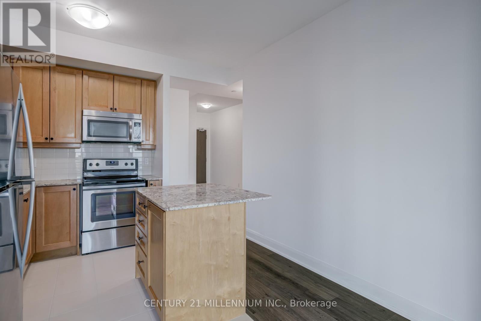 Photo 15 of 1704 2910 Highway 7 Road, Vaughan ON