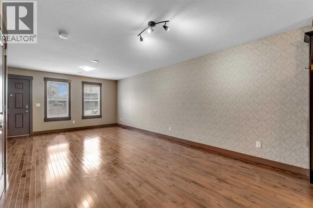 Photo 4 of 185 Rainbow Falls Manor, Chestermere AB