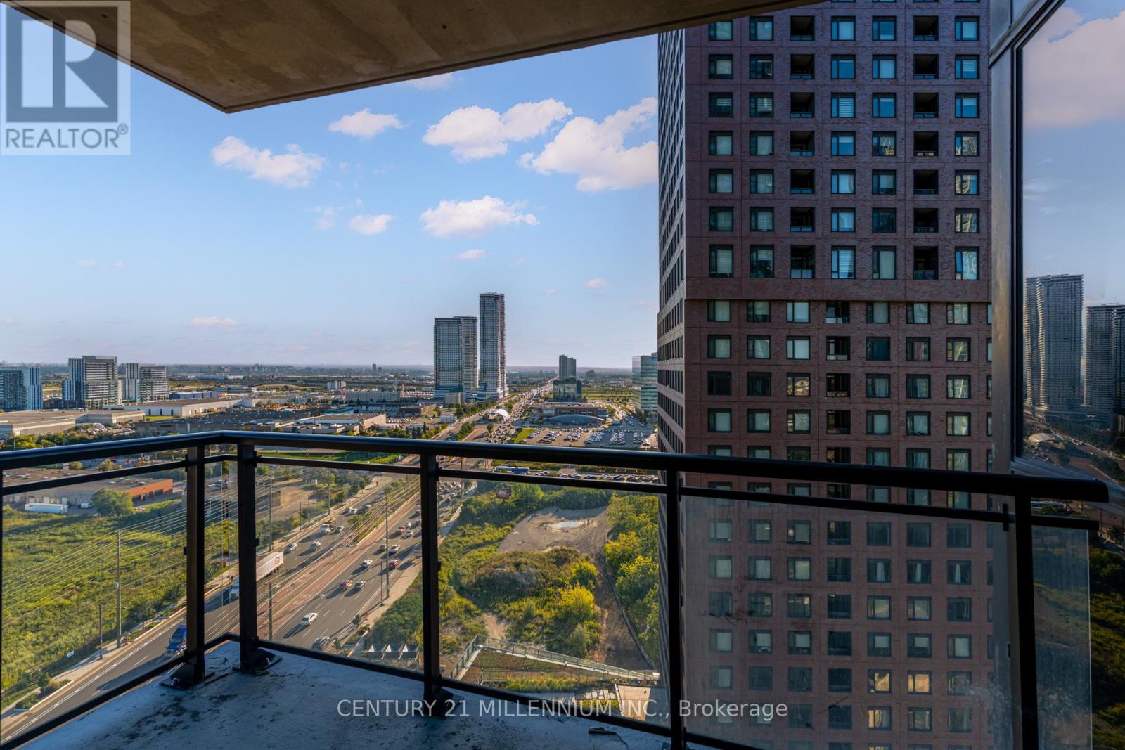 Photo 9 of 1704 2910 Highway 7 Road, Vaughan ON