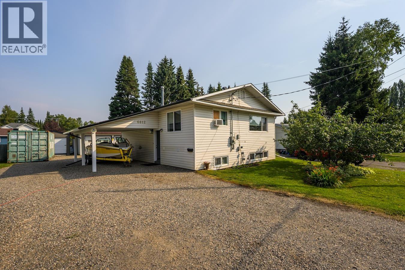 Photo 6 of 6812 Lilac Crescent, Prince George BC