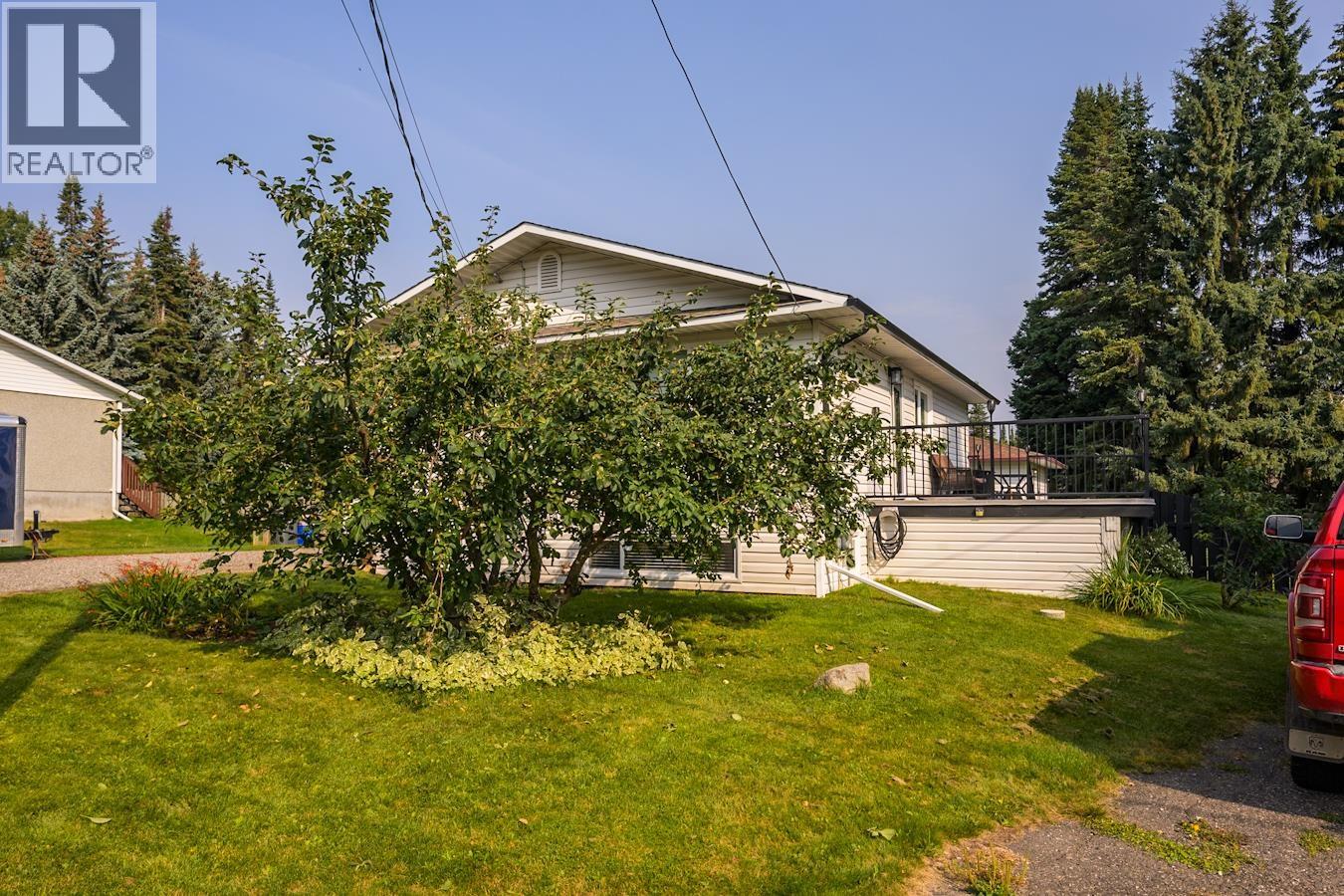 Photo 4 of 6812 Lilac Crescent, Prince George BC