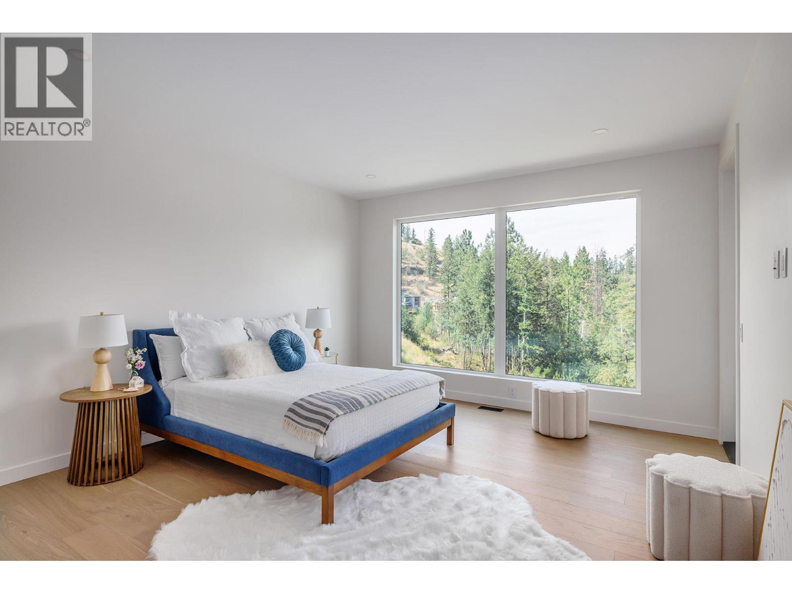  10274 Beacon Hill Drive, Lake Country