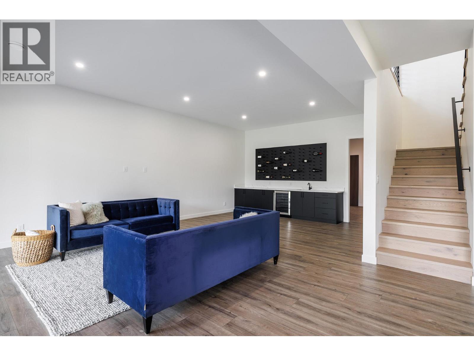  10274 Beacon Hill Drive, Lake Country
