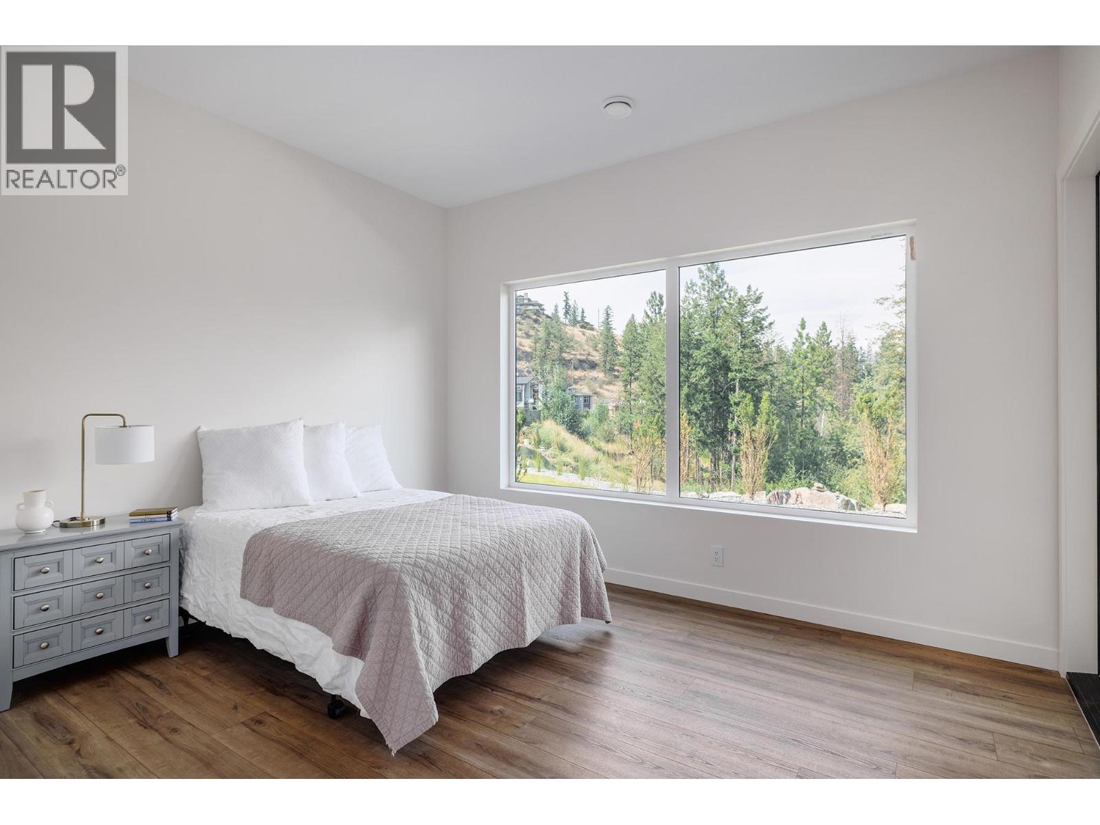  10274 Beacon Hill Drive, Lake Country