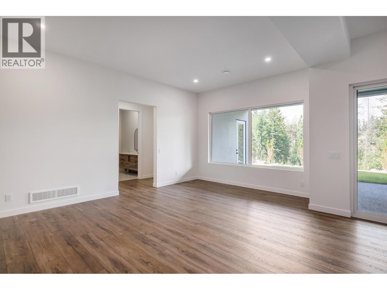  10274 Beacon Hill Drive, Lake Country