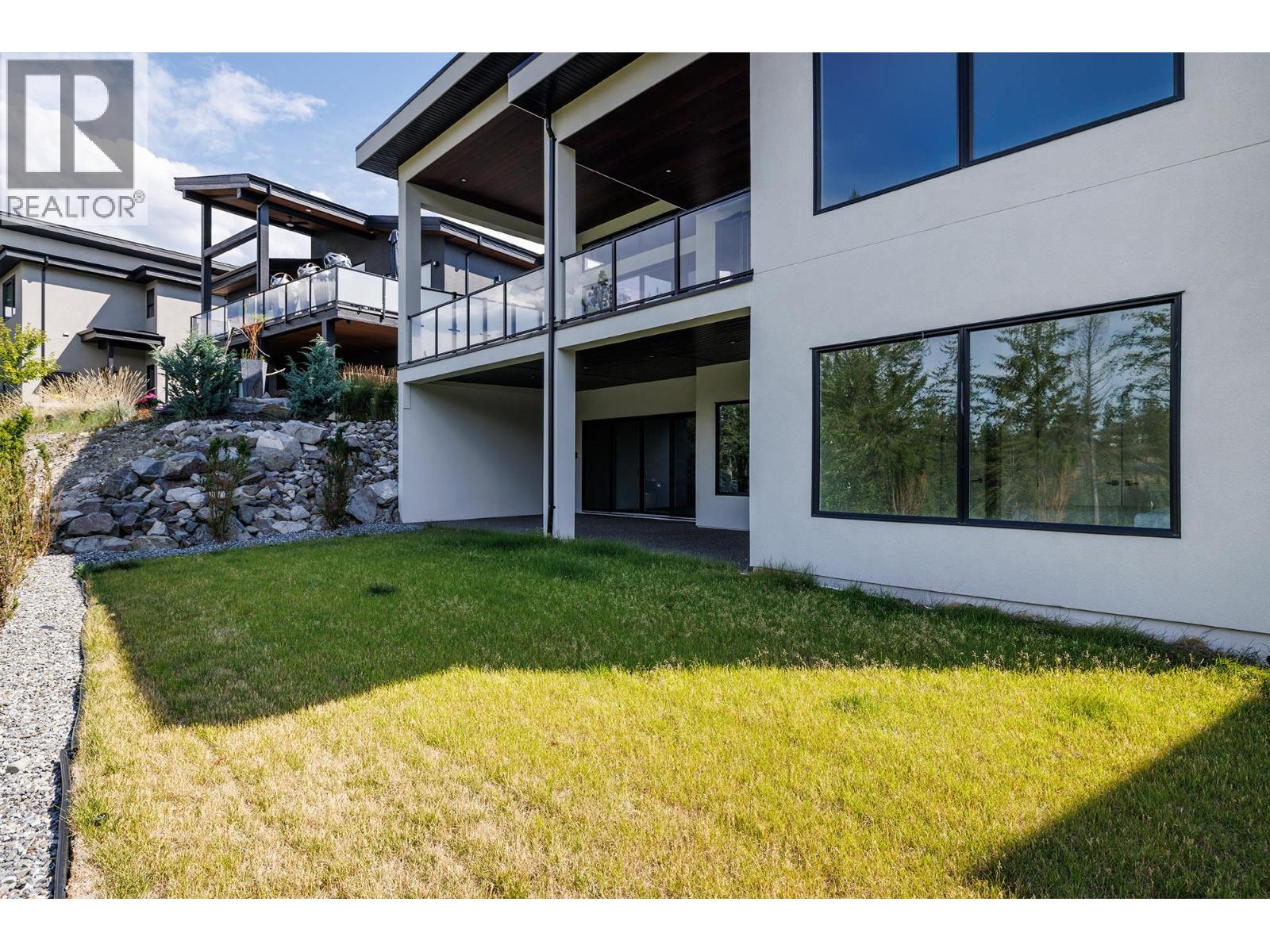  10274 Beacon Hill Drive, Lake Country
