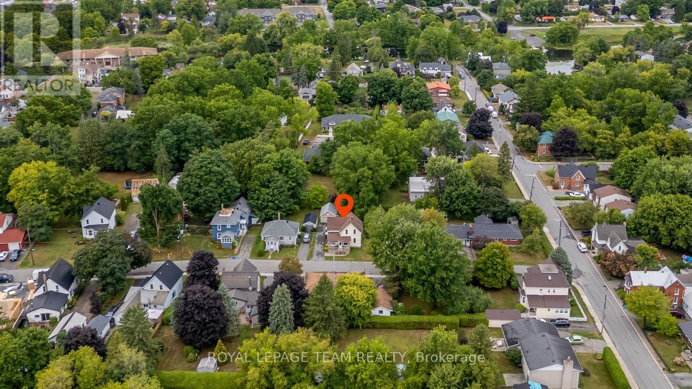 Photo 1 of 27 Victoria Avenue, North Grenville ON
