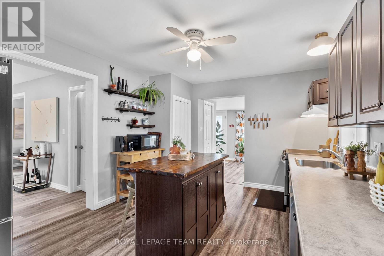 Photo 12 of 27 Victoria Avenue, North Grenville ON