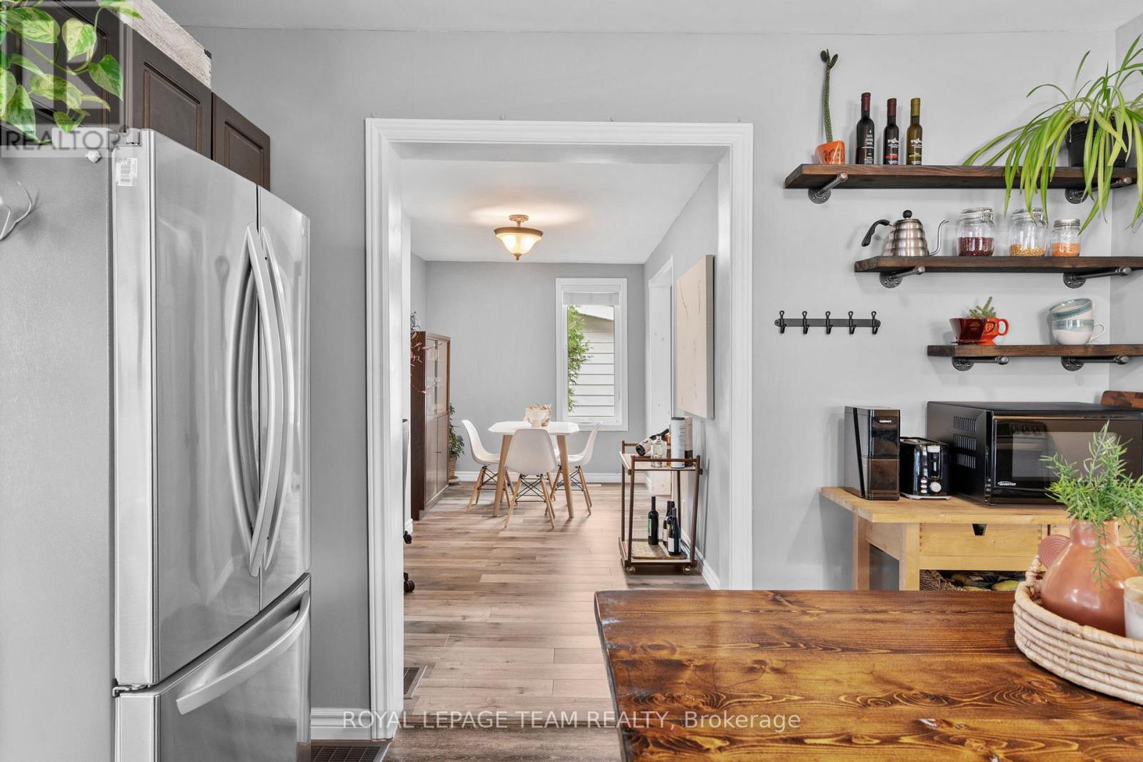 Photo 14 of 27 Victoria Avenue, North Grenville ON