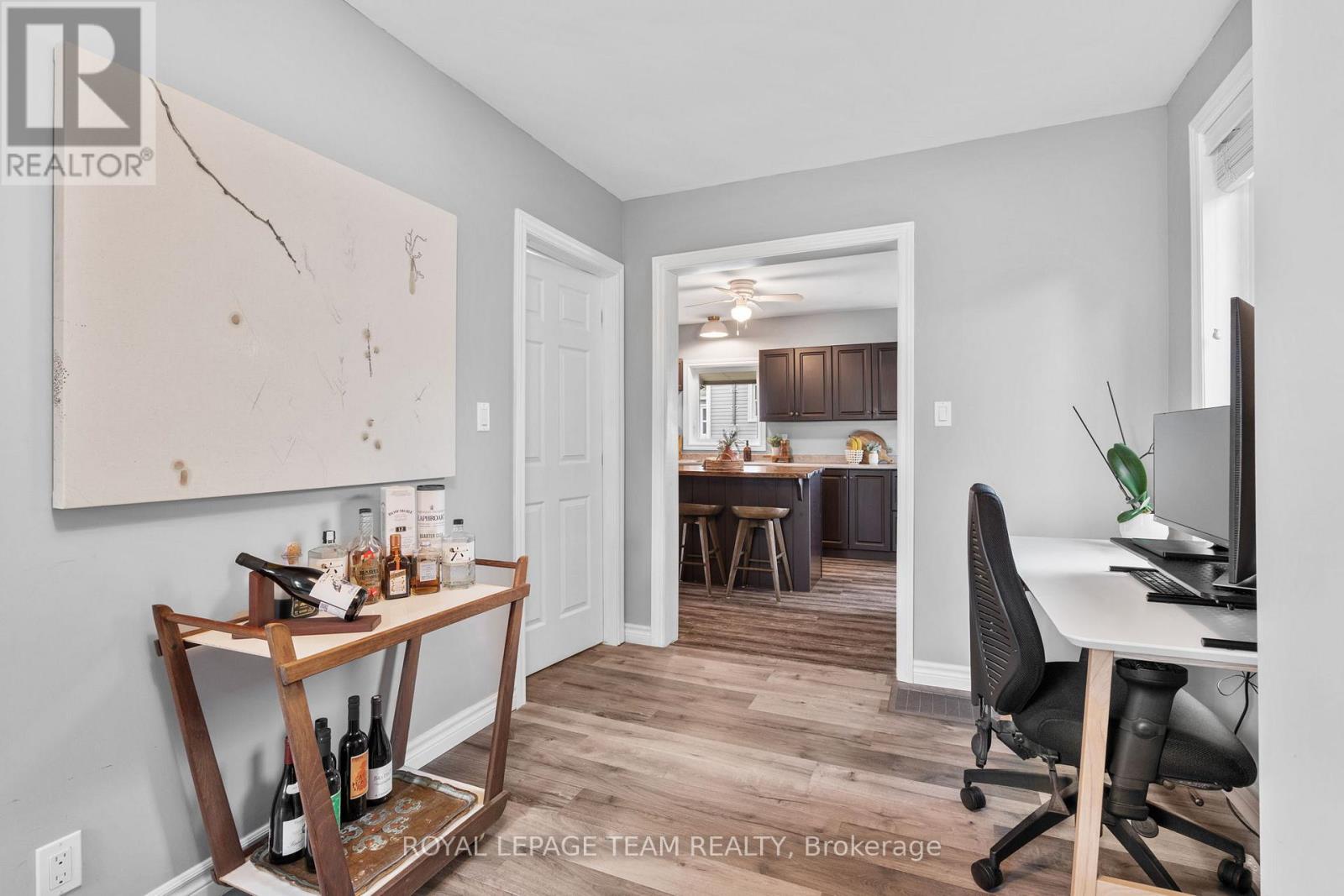 Photo 17 of 27 Victoria Avenue, North Grenville ON