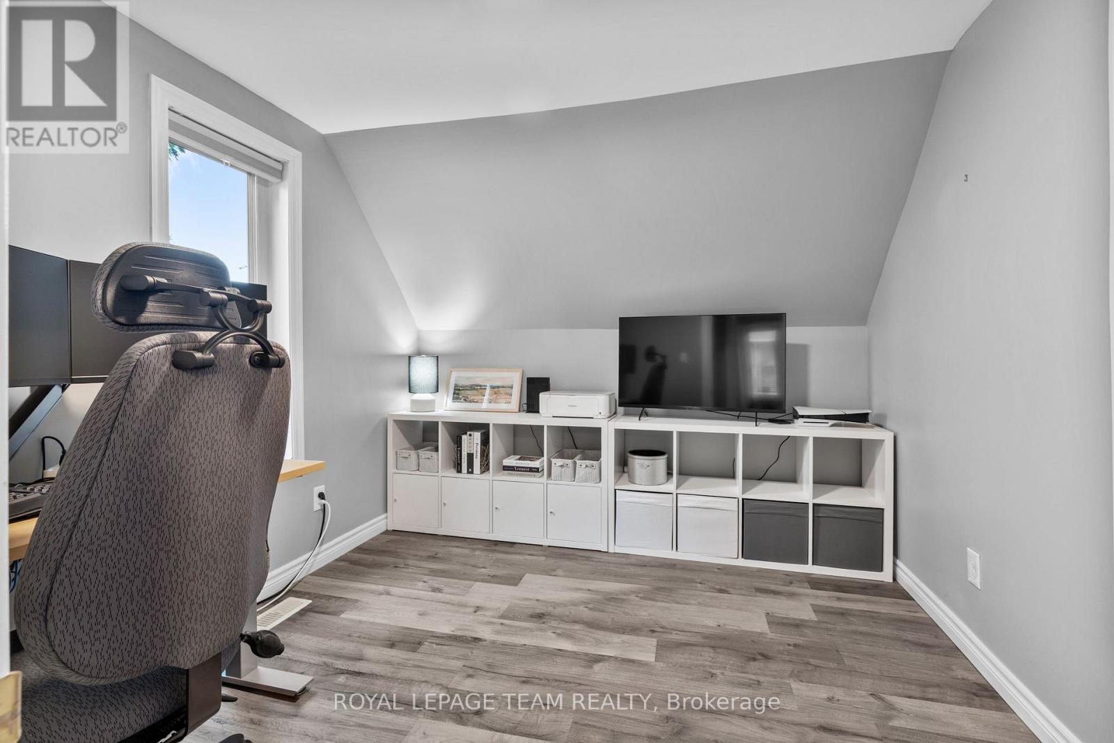Photo 24 of 27 Victoria Avenue, North Grenville ON