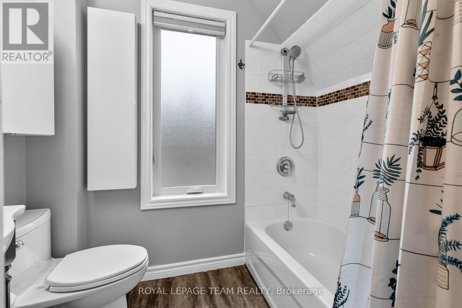 Photo 28 of 27 Victoria Avenue, North Grenville ON