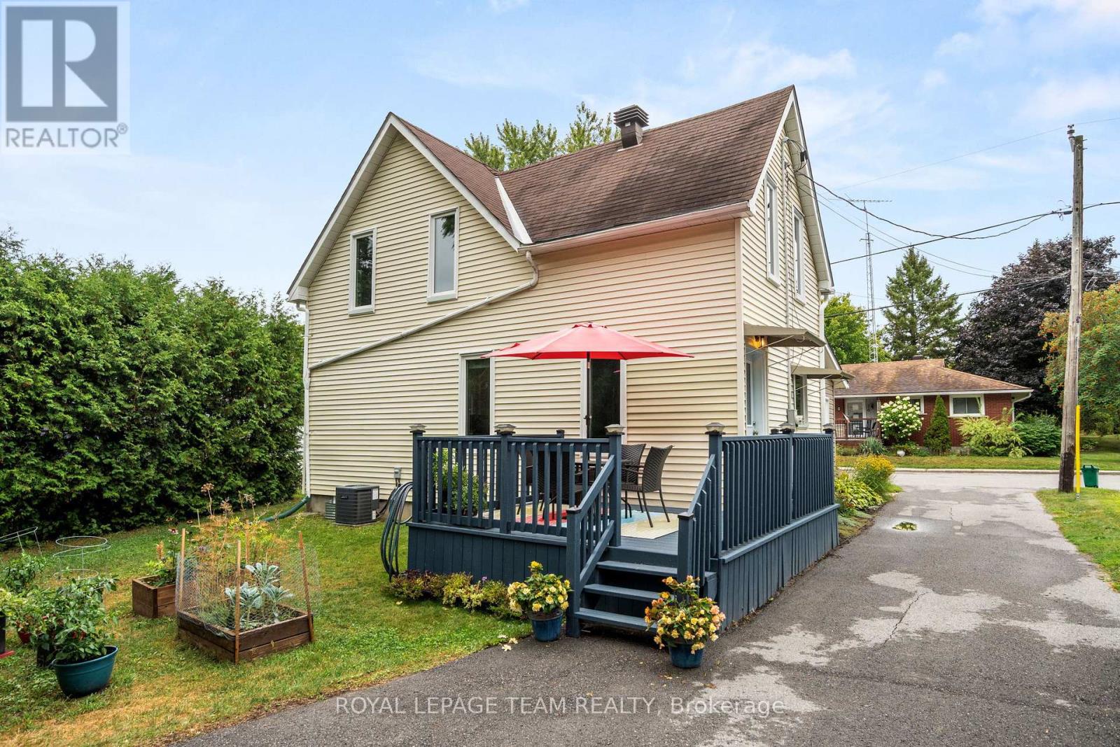 Photo 33 of 27 Victoria Avenue, North Grenville ON