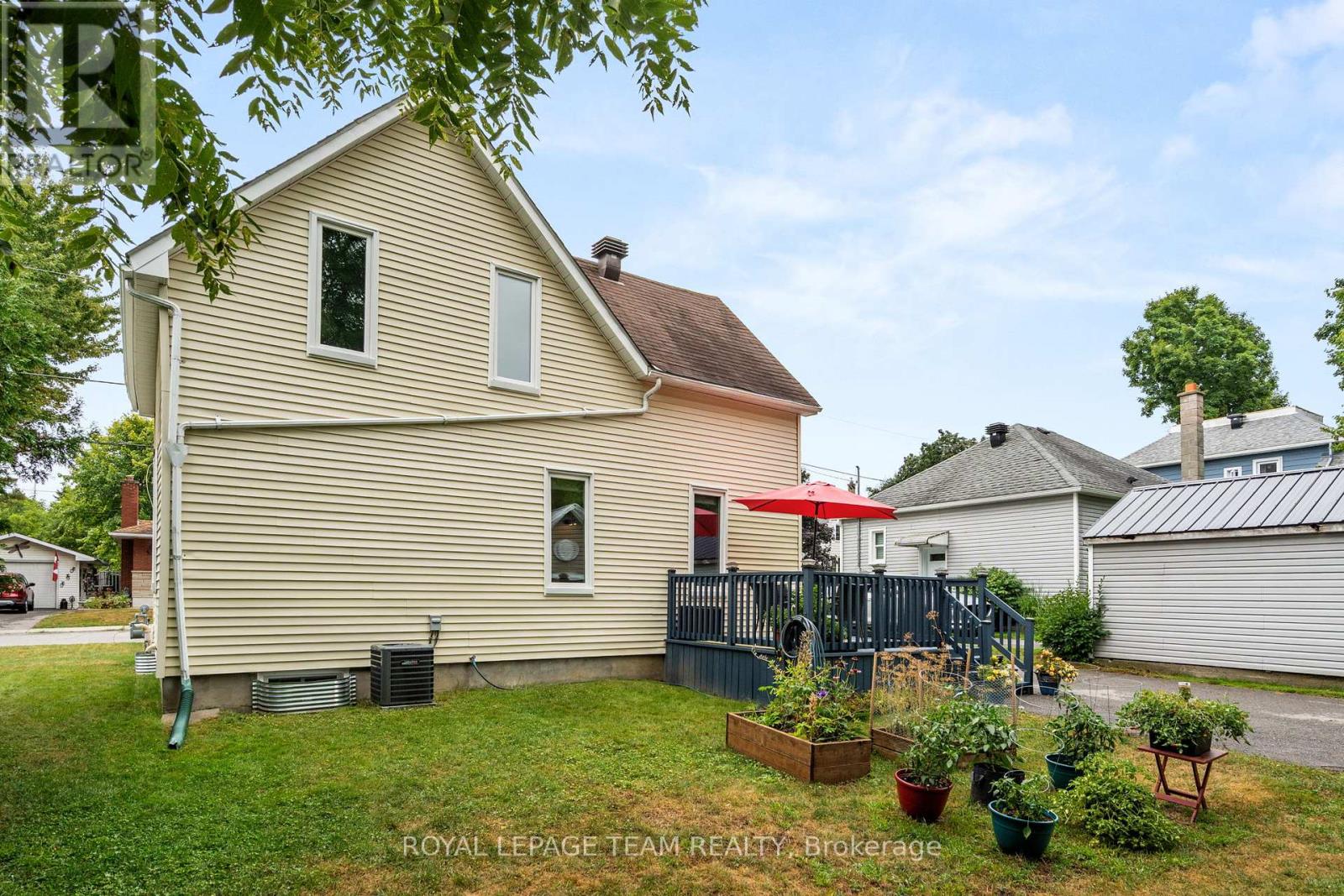 Photo 36 of 27 Victoria Avenue, North Grenville ON