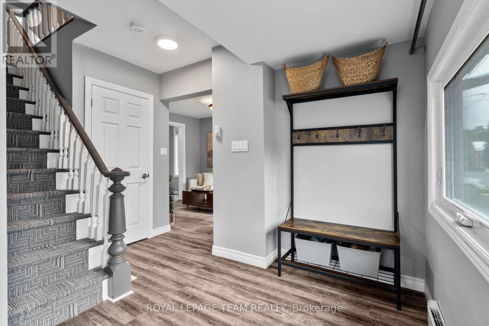 Photo 6 of 27 Victoria Avenue, North Grenville ON