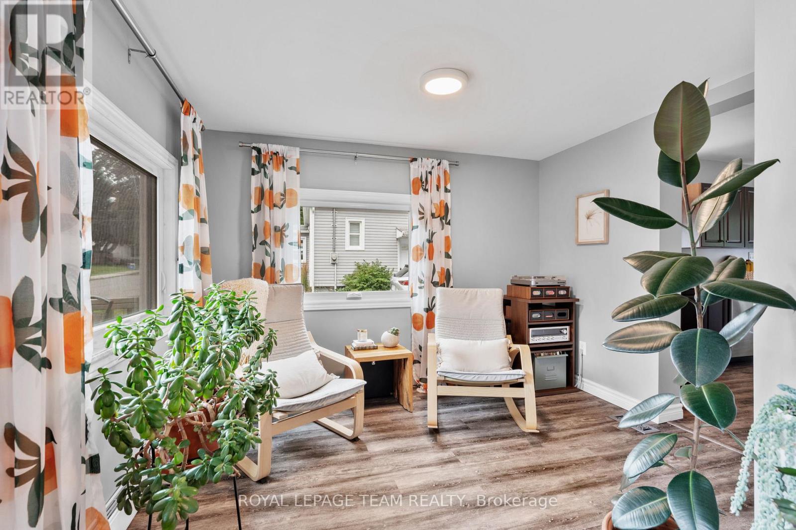 Photo 9 of 27 Victoria Avenue, North Grenville ON