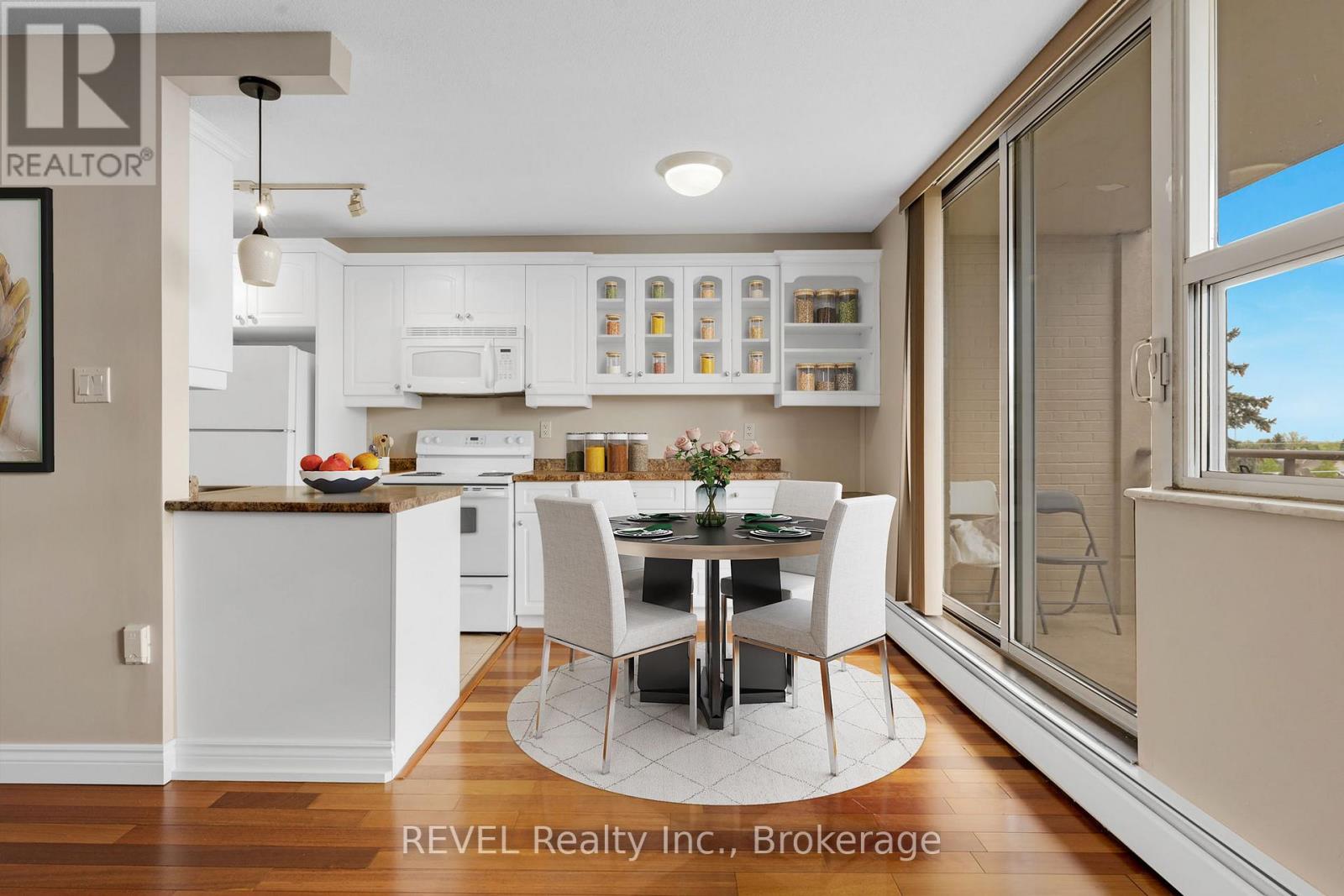 Photo 10 of 502 6390 Huggins Street, Niagara Falls ON