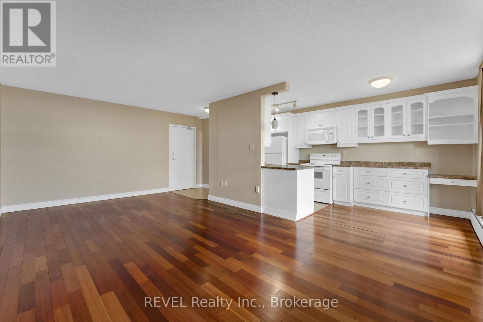 Photo 9 of 502 6390 Huggins Street, Niagara Falls ON