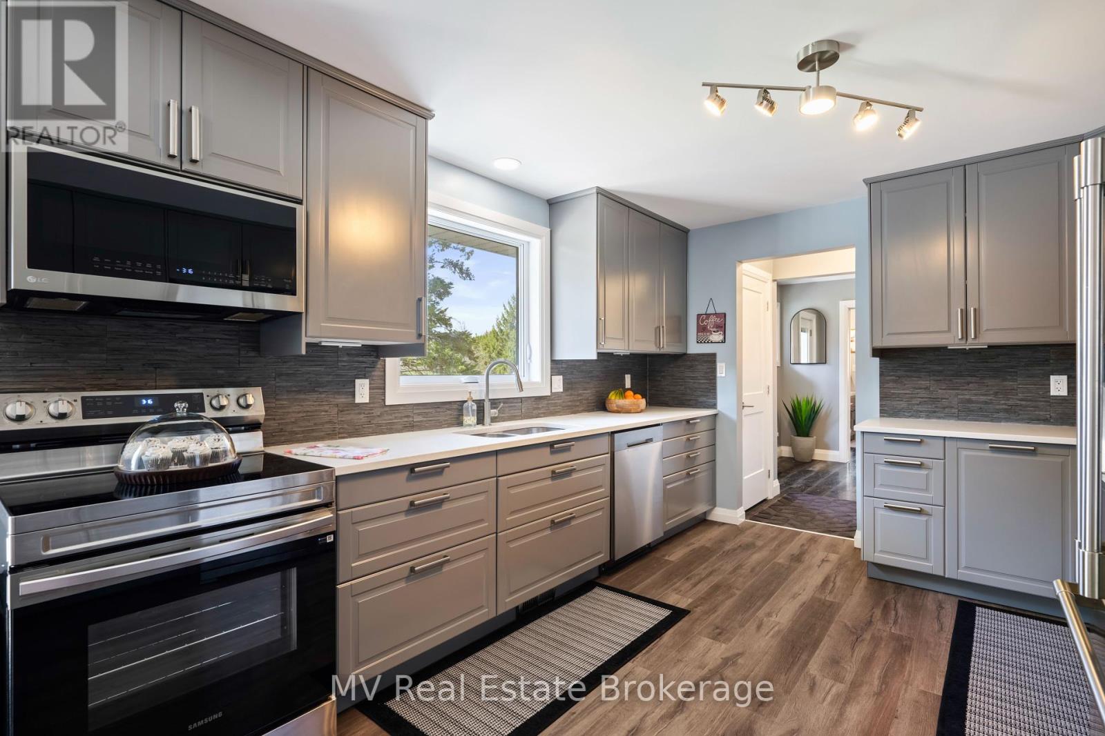 Photo 14 of 8378 Wellington Road 22 S, Centre Wellington ON