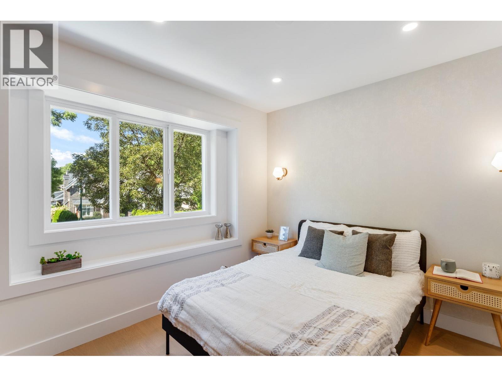 Photo 14 of 2658 Waterloo Street, Vancouver BC