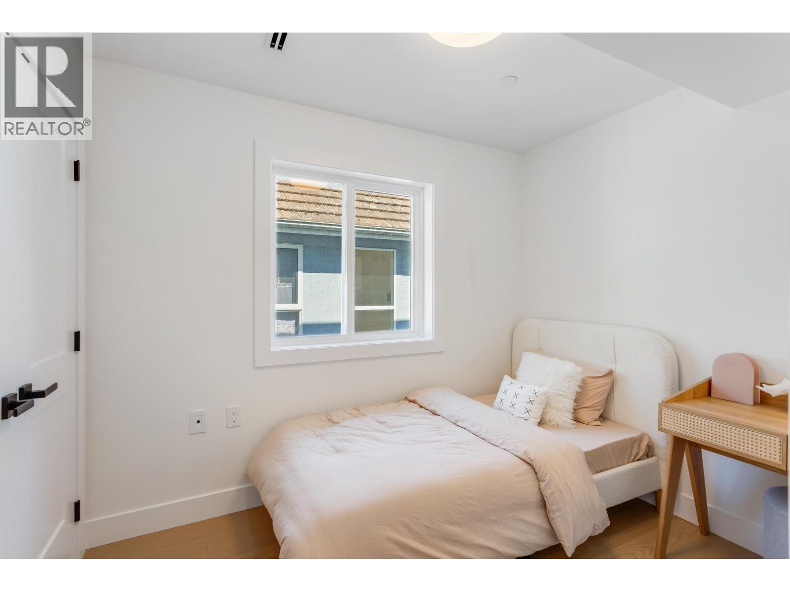 Photo 16 of 2658 Waterloo Street, Vancouver BC