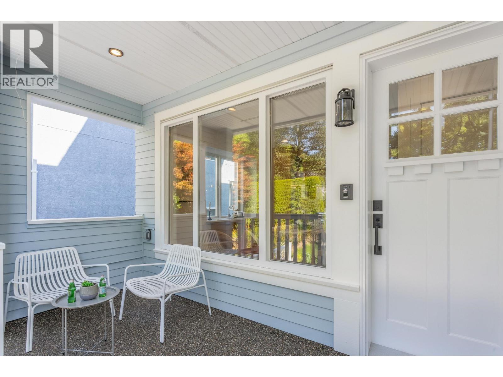 Photo 3 of 2658 Waterloo Street, Vancouver BC