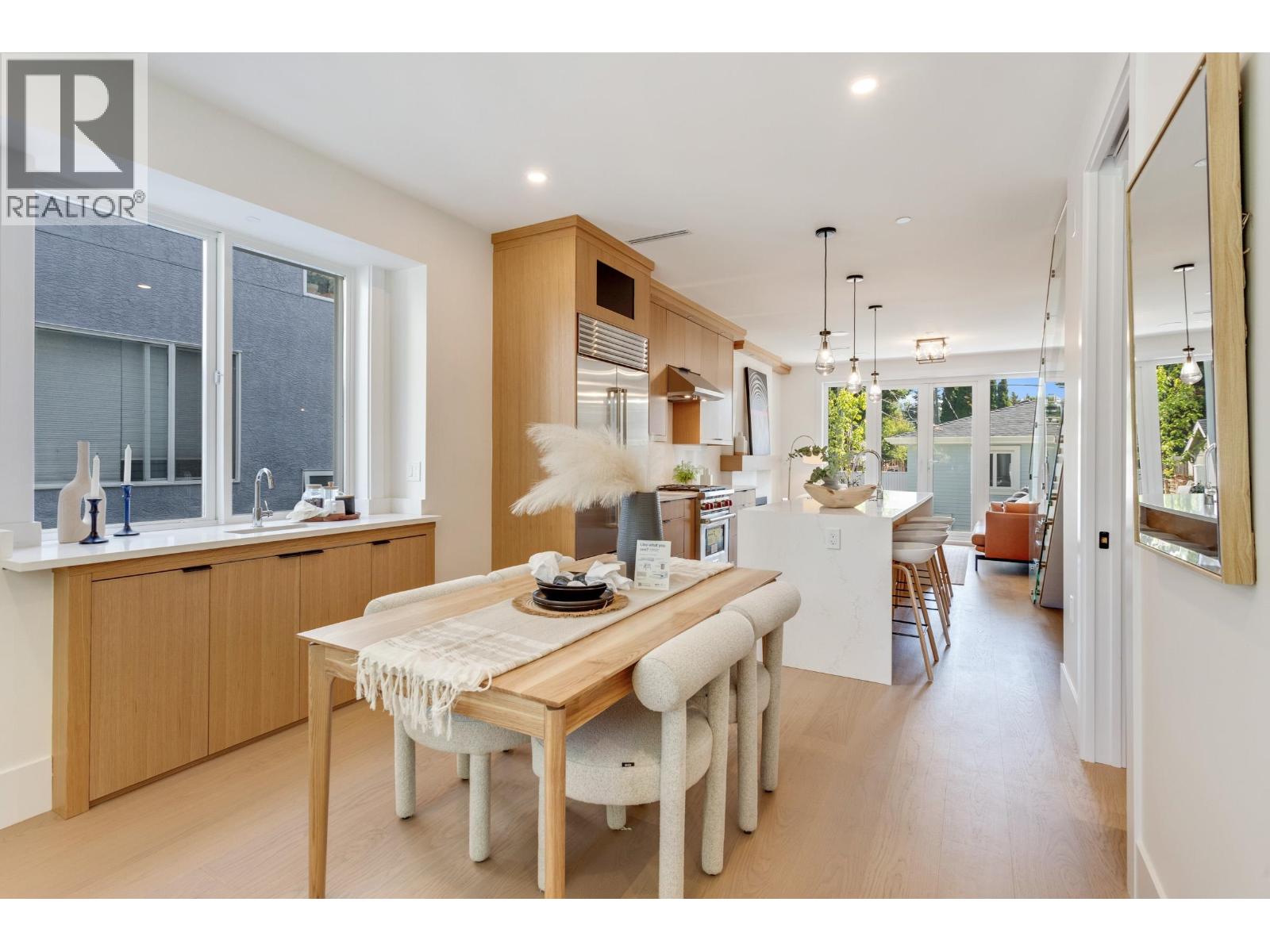 Photo 5 of 2658 Waterloo Street, Vancouver BC
