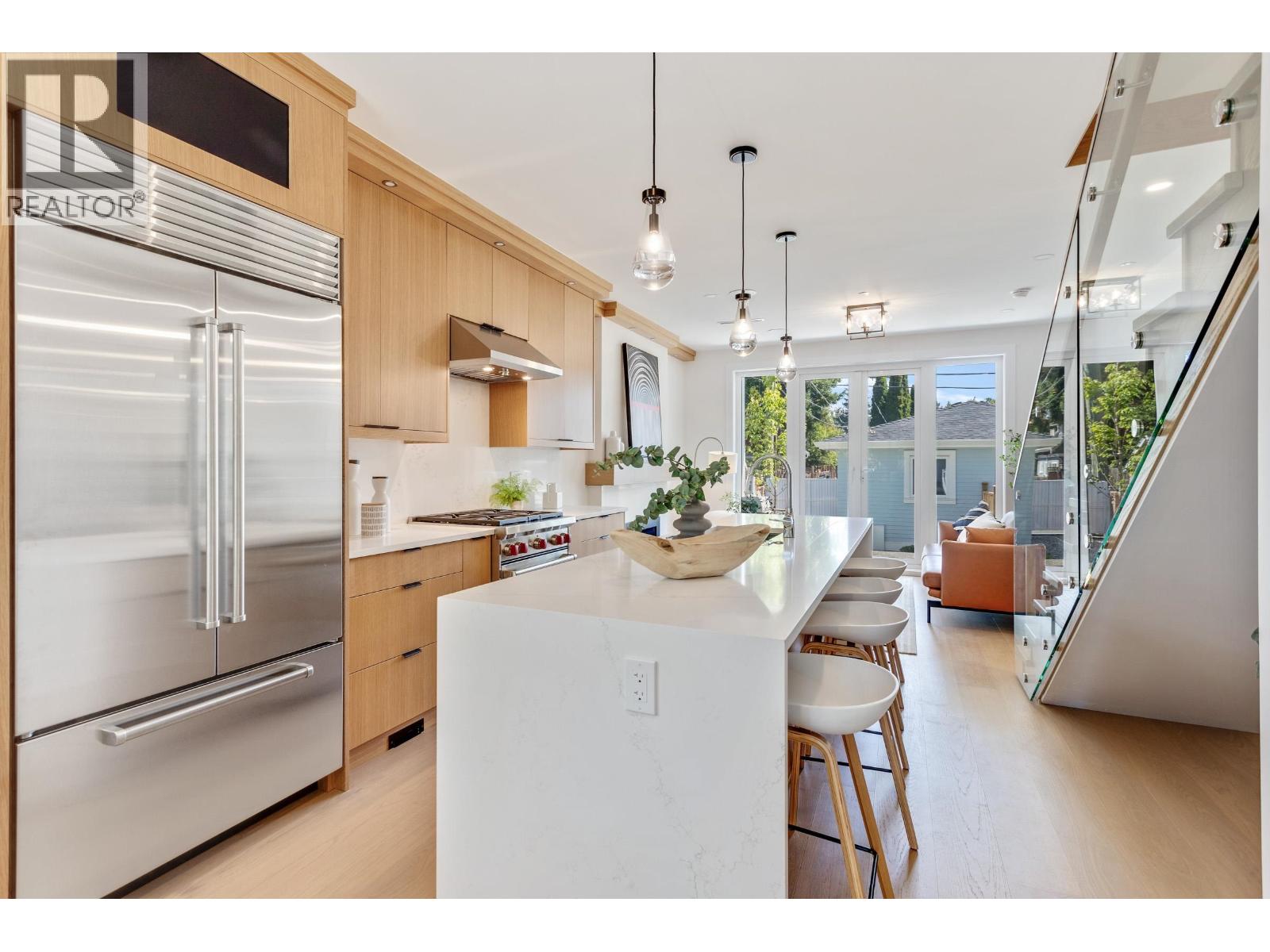 Photo 6 of 2658 Waterloo Street, Vancouver BC