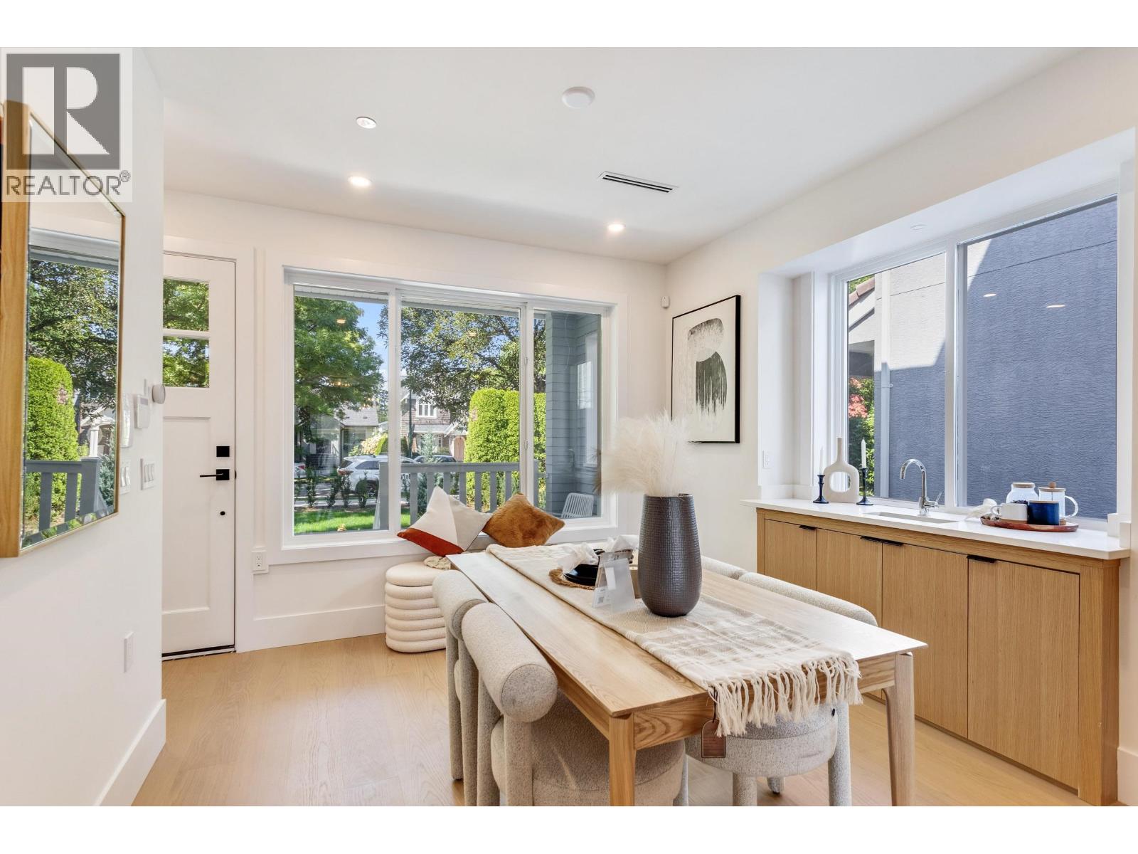 Photo 7 of 2658 Waterloo Street, Vancouver BC
