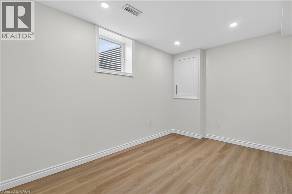 Photo 24 of 120 Westheights Drive, Kitchener ON