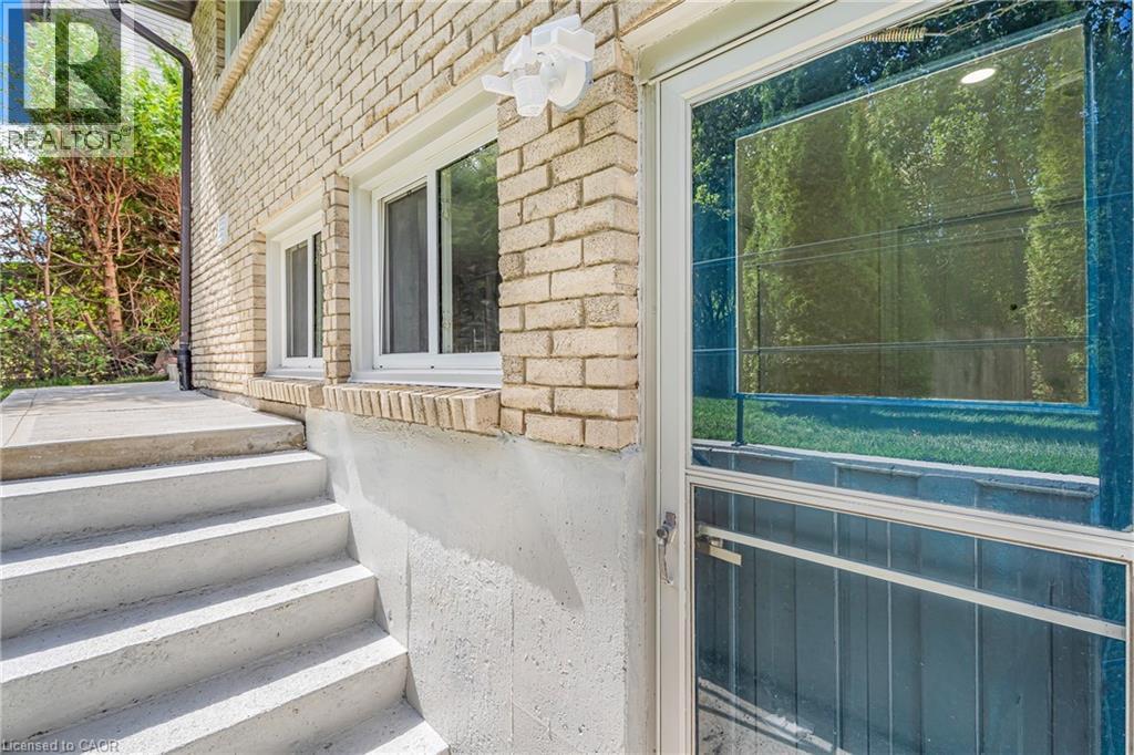 Photo 30 of 120 Westheights Drive, Kitchener ON