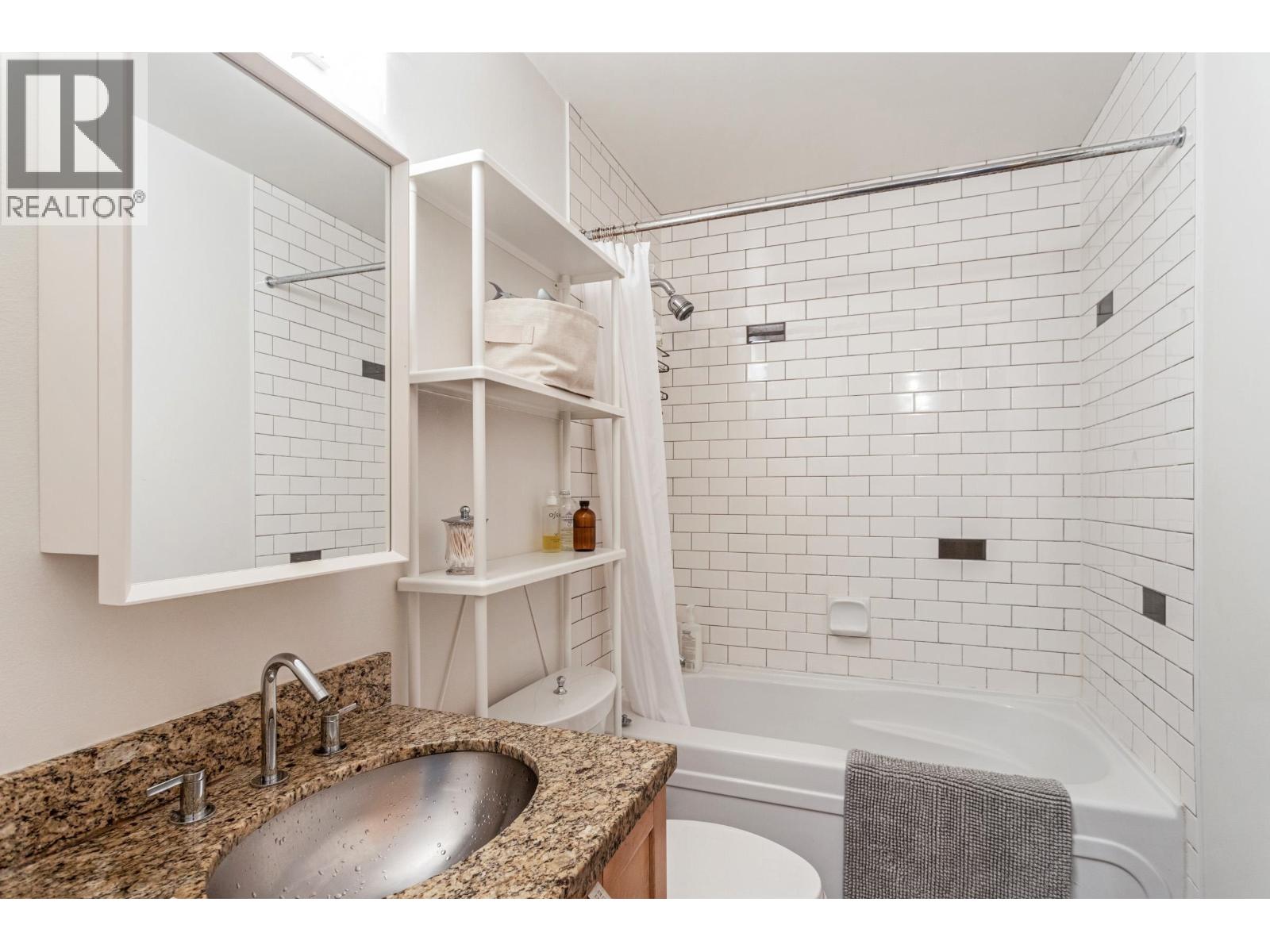 Photo 15 of 213 8988 Hudson Street, Vancouver BC