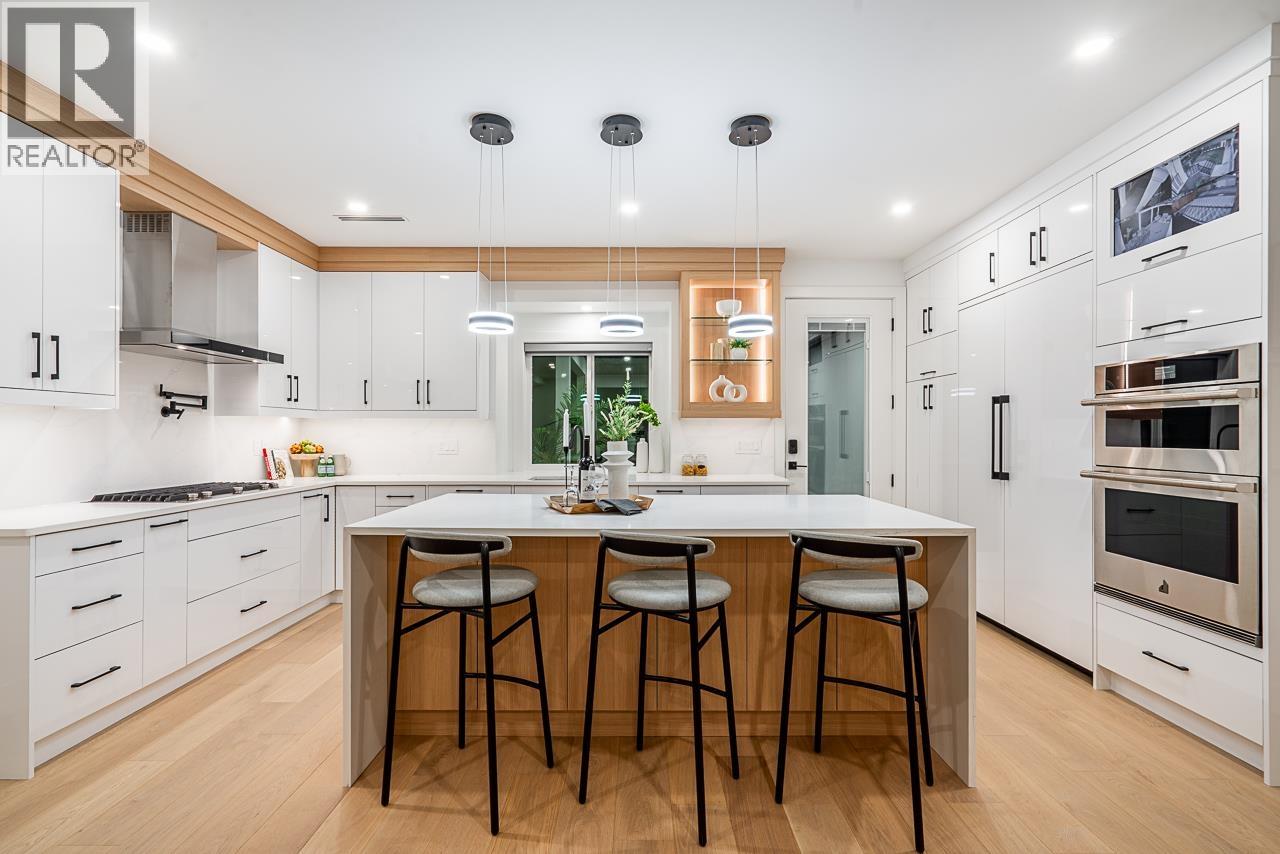 Photo 10 of 3859 Triumph Street, Burnaby BC