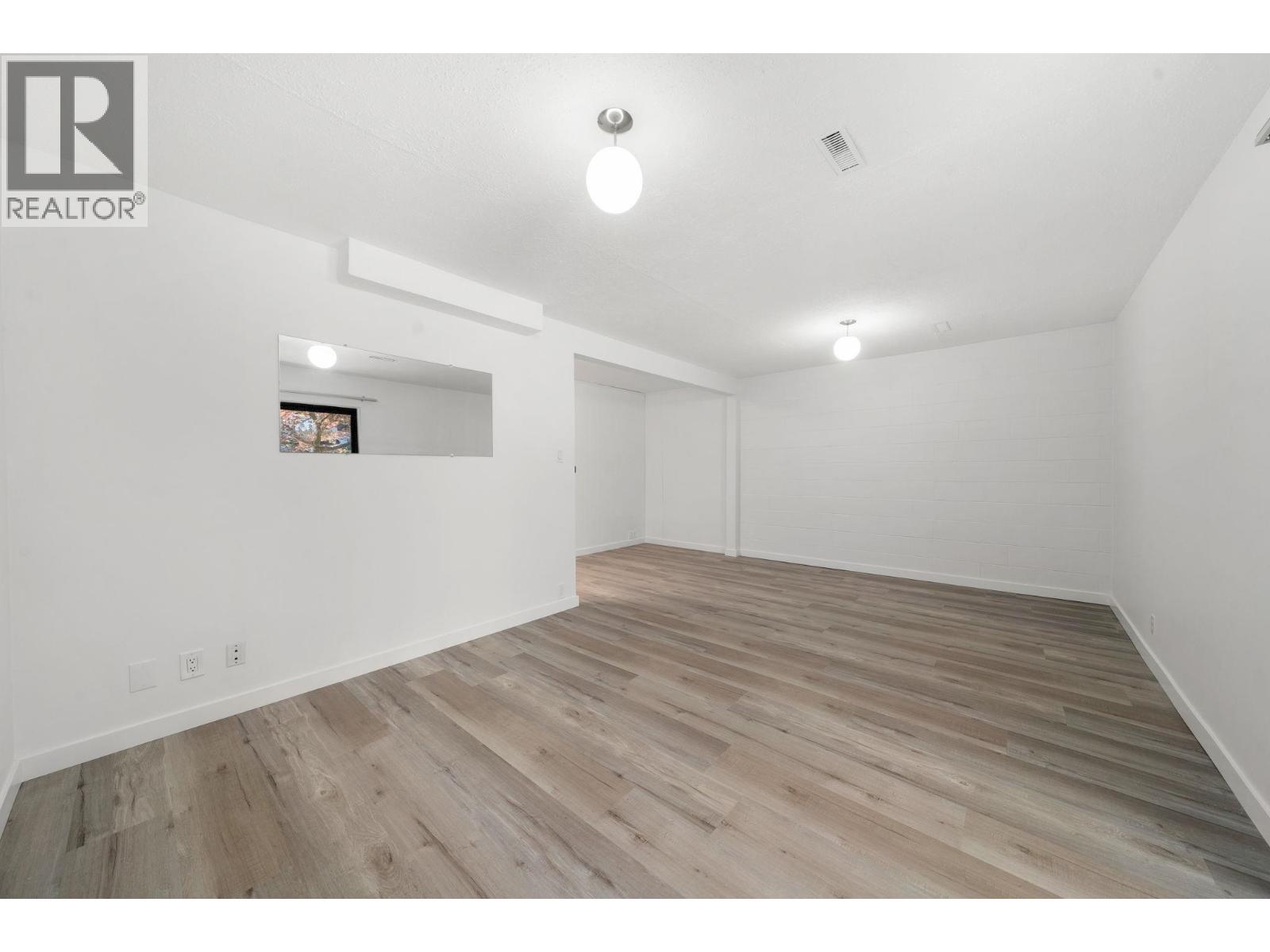 Photo 31 of 7319 Coronado Drive, Burnaby BC