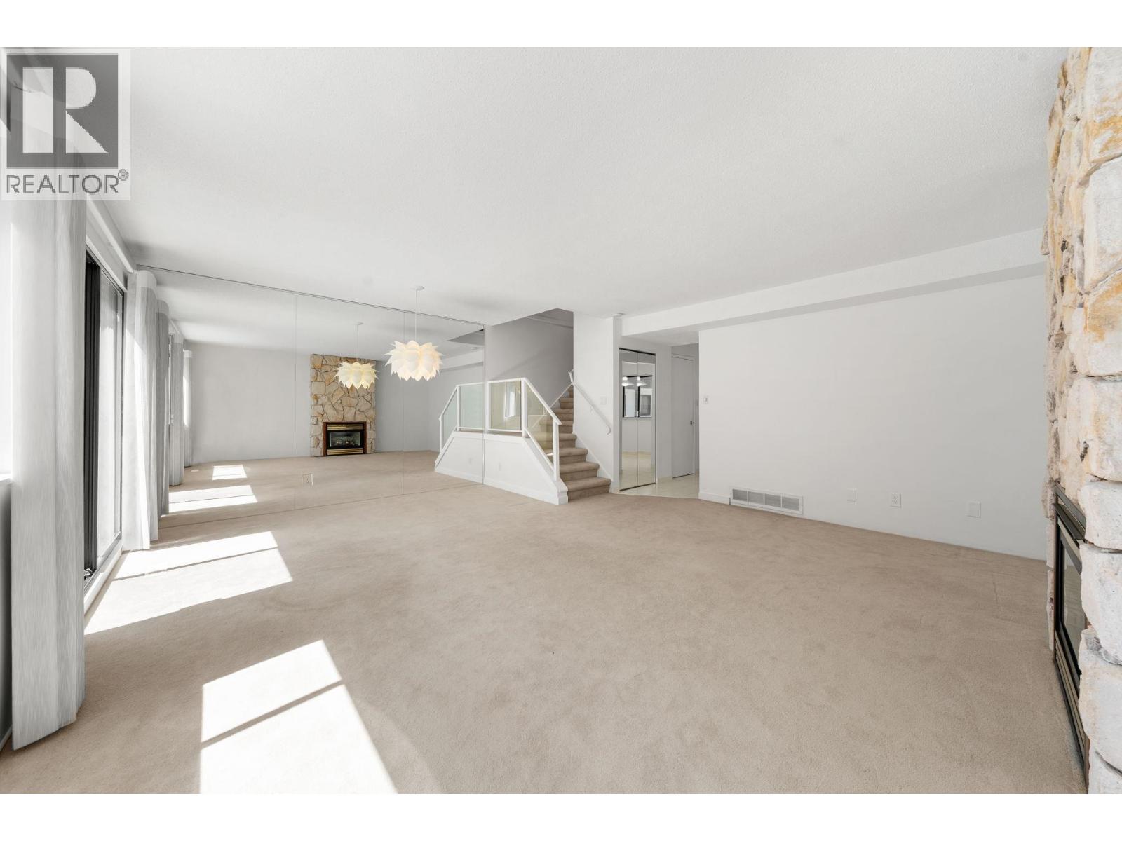 Photo 6 of 7319 Coronado Drive, Burnaby BC