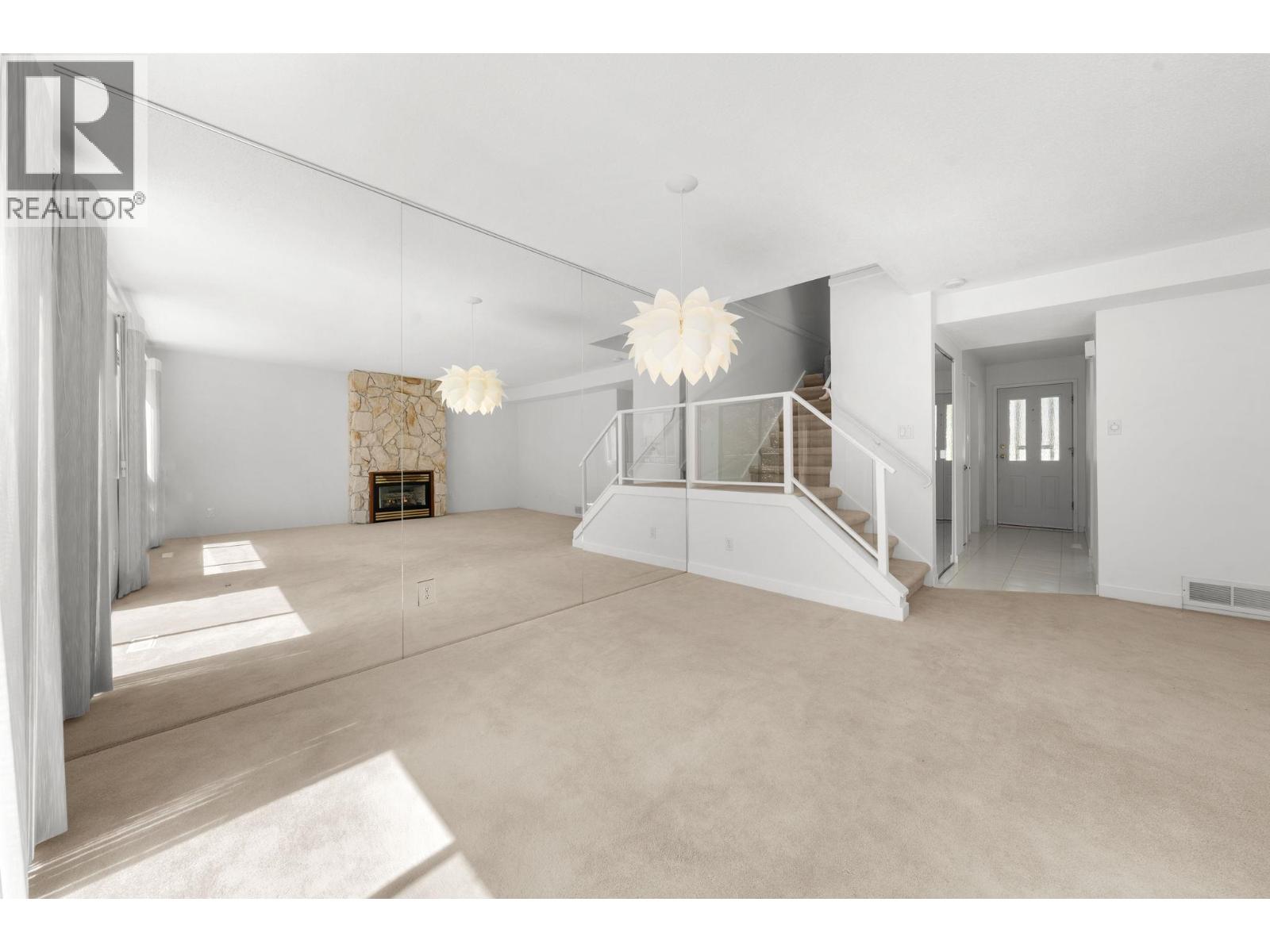 Photo 9 of 7319 Coronado Drive, Burnaby BC