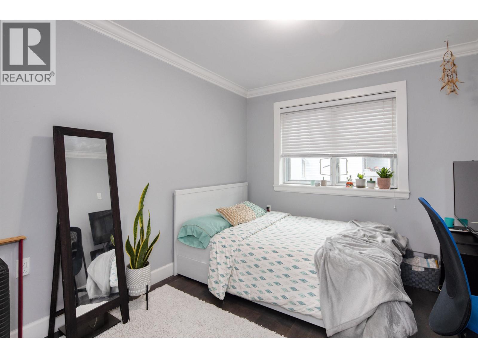 Photo 11 of 488 E 15th Avenue, Vancouver BC