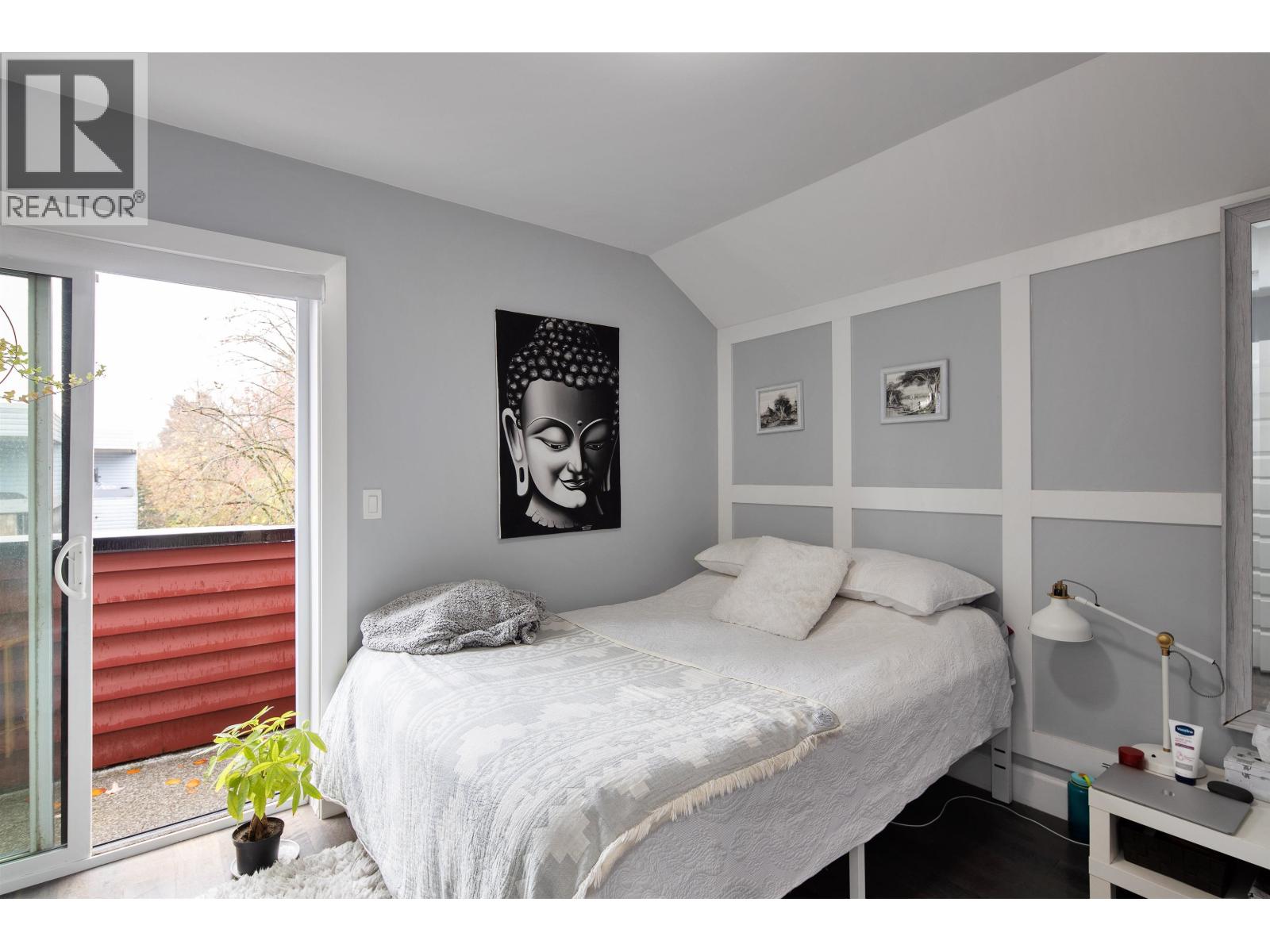Photo 13 of 488 E 15th Avenue, Vancouver BC