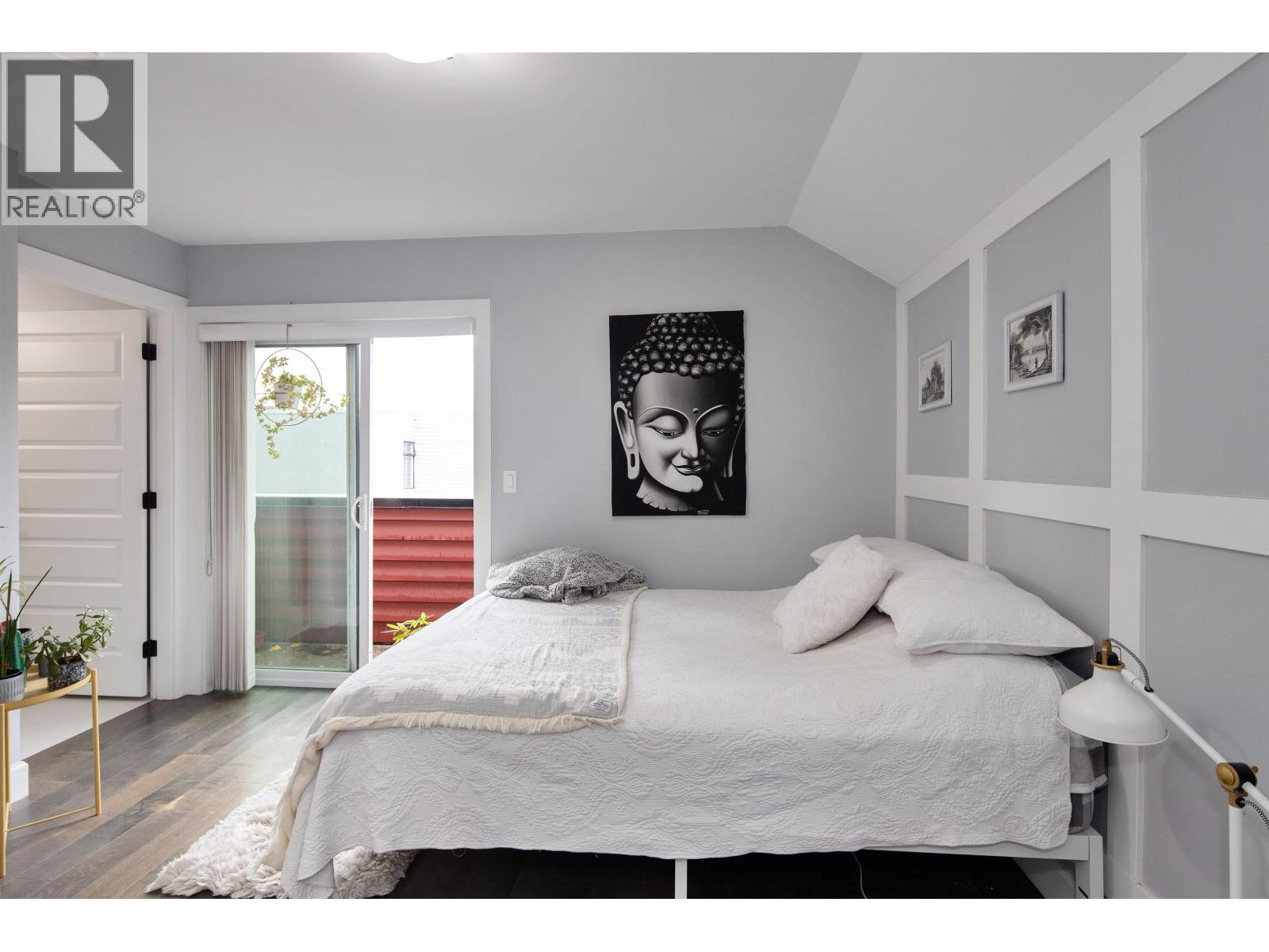 Photo 14 of 488 E 15th Avenue, Vancouver BC