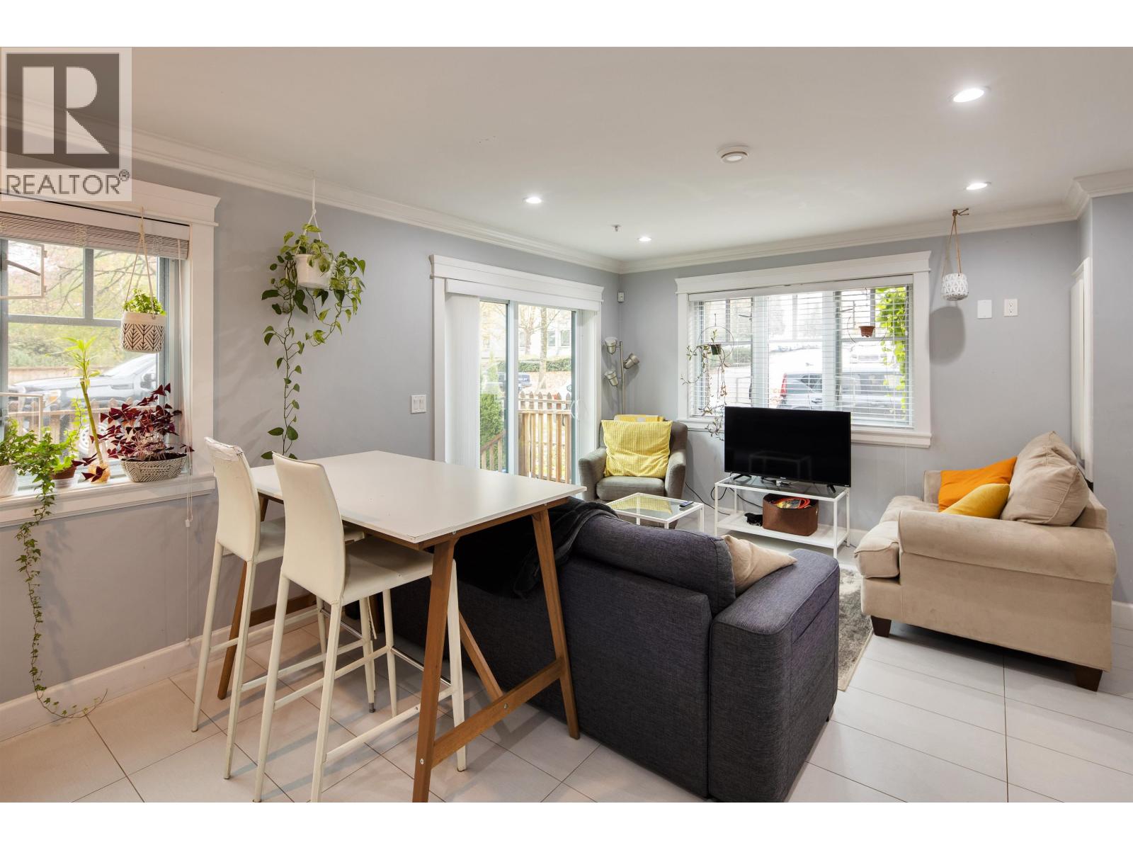 Photo 6 of 488 E 15th Avenue, Vancouver BC
