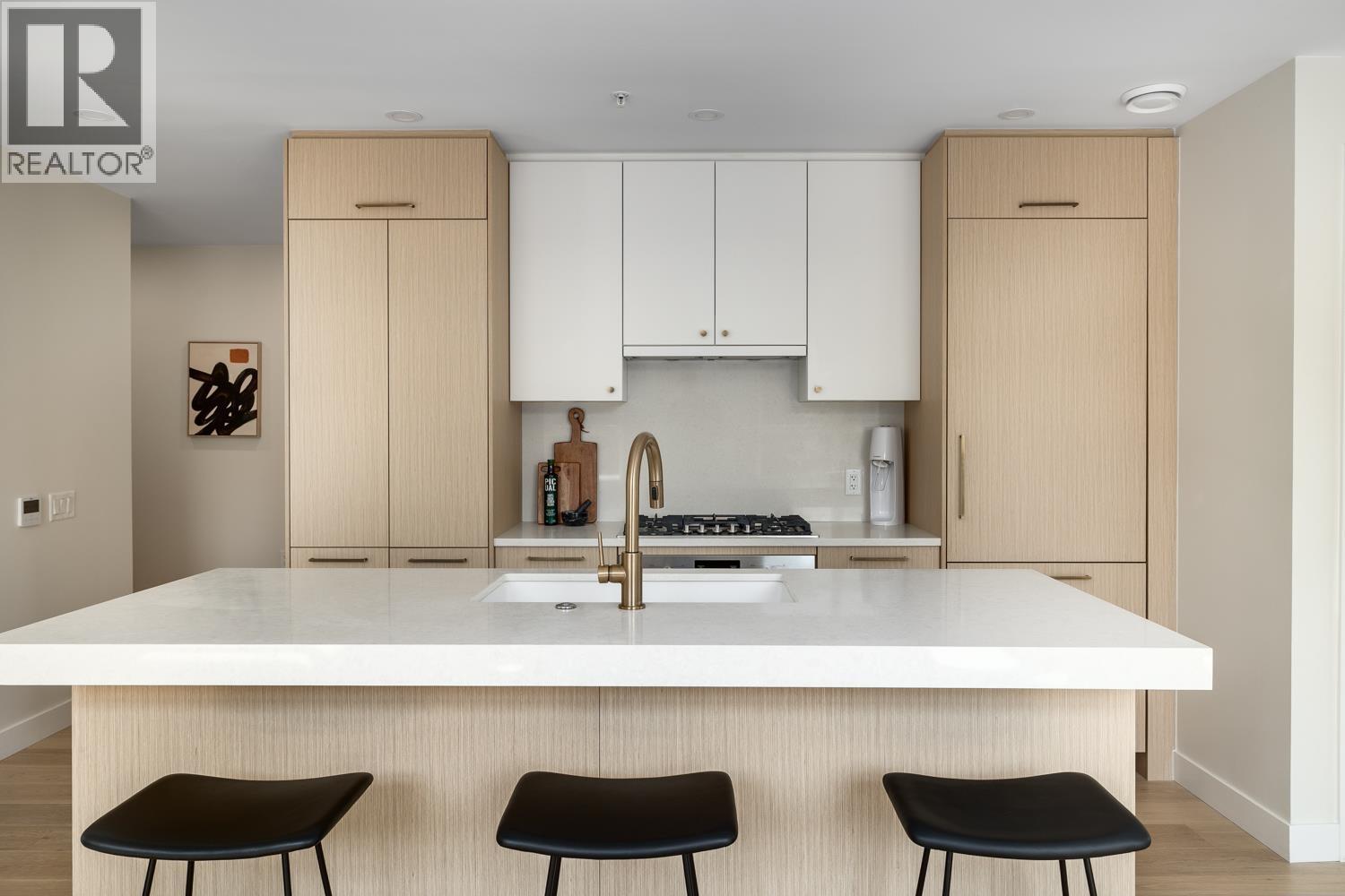 Photo 2 of 207 5007 Ash Street, Vancouver BC