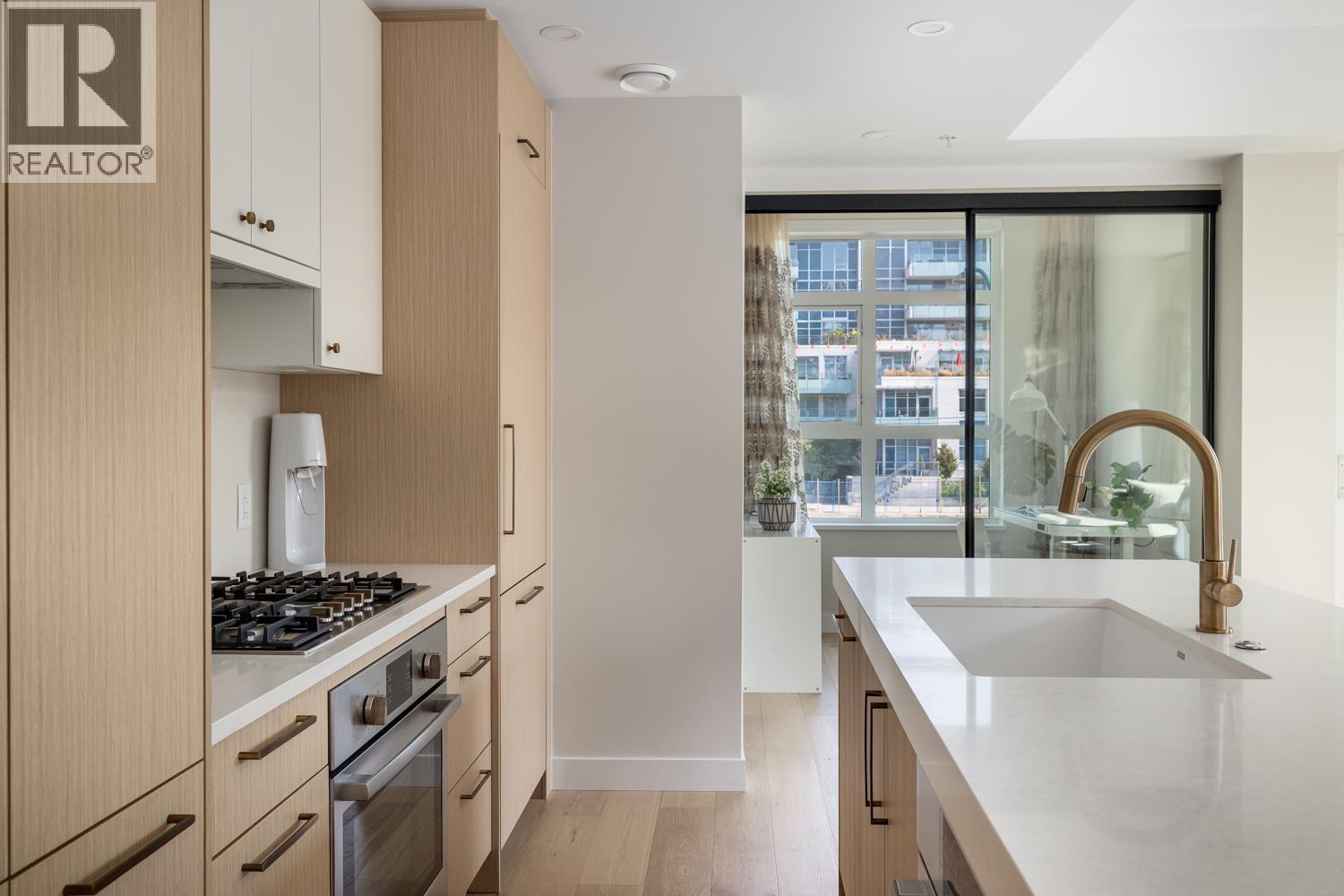 Photo 3 of 207 5007 Ash Street, Vancouver BC