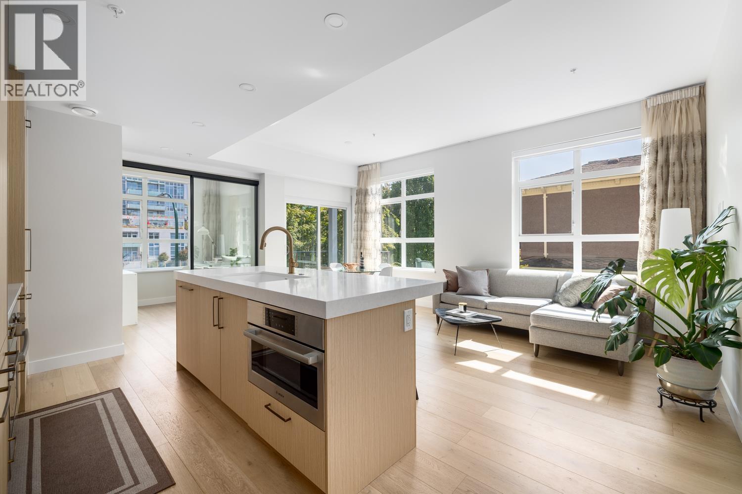 Photo 5 of 207 5007 Ash Street, Vancouver BC