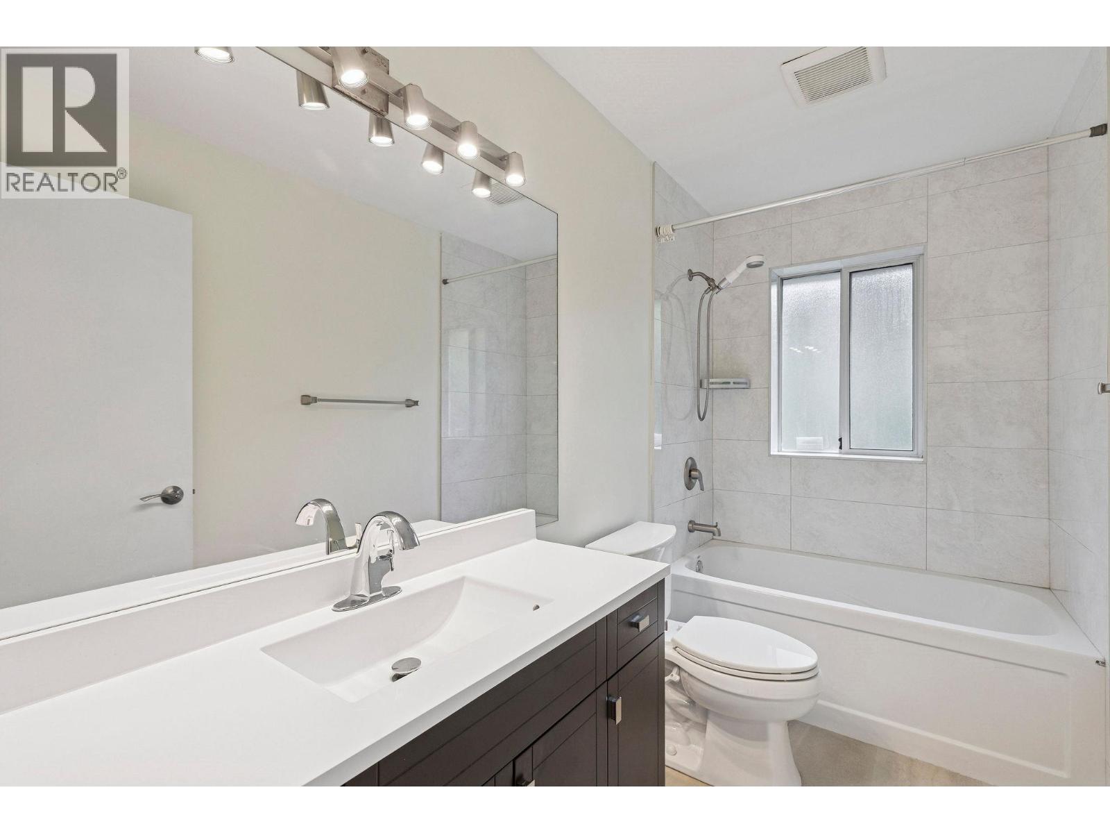 Photo 16 of 3379 Fieldstone Avenue, Vancouver BC