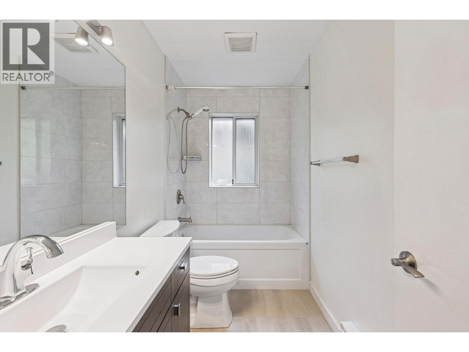 Photo 17 of 3379 Fieldstone Avenue, Vancouver BC