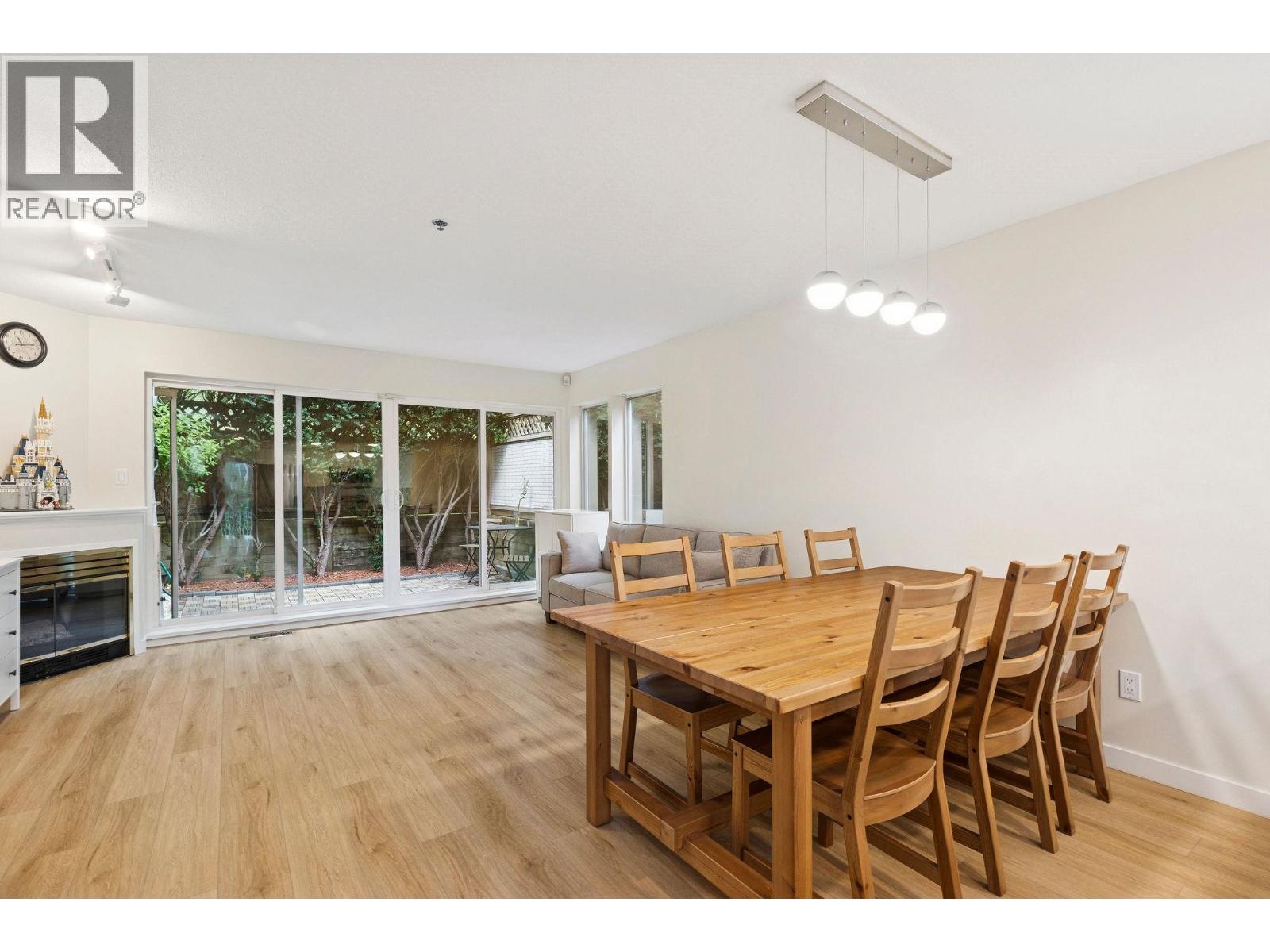 Photo 3 of 3379 Fieldstone Avenue, Vancouver BC