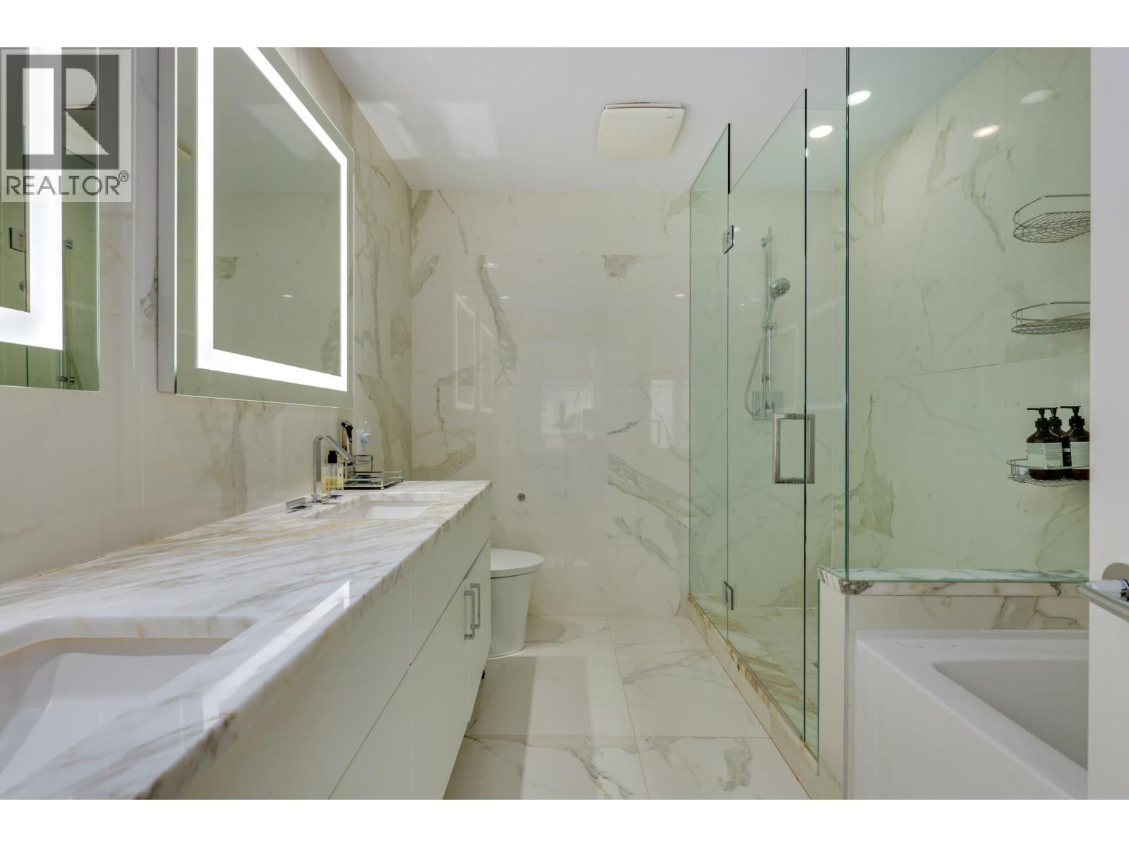 501 185 VICTORY SHIP WAY, North Vancouver