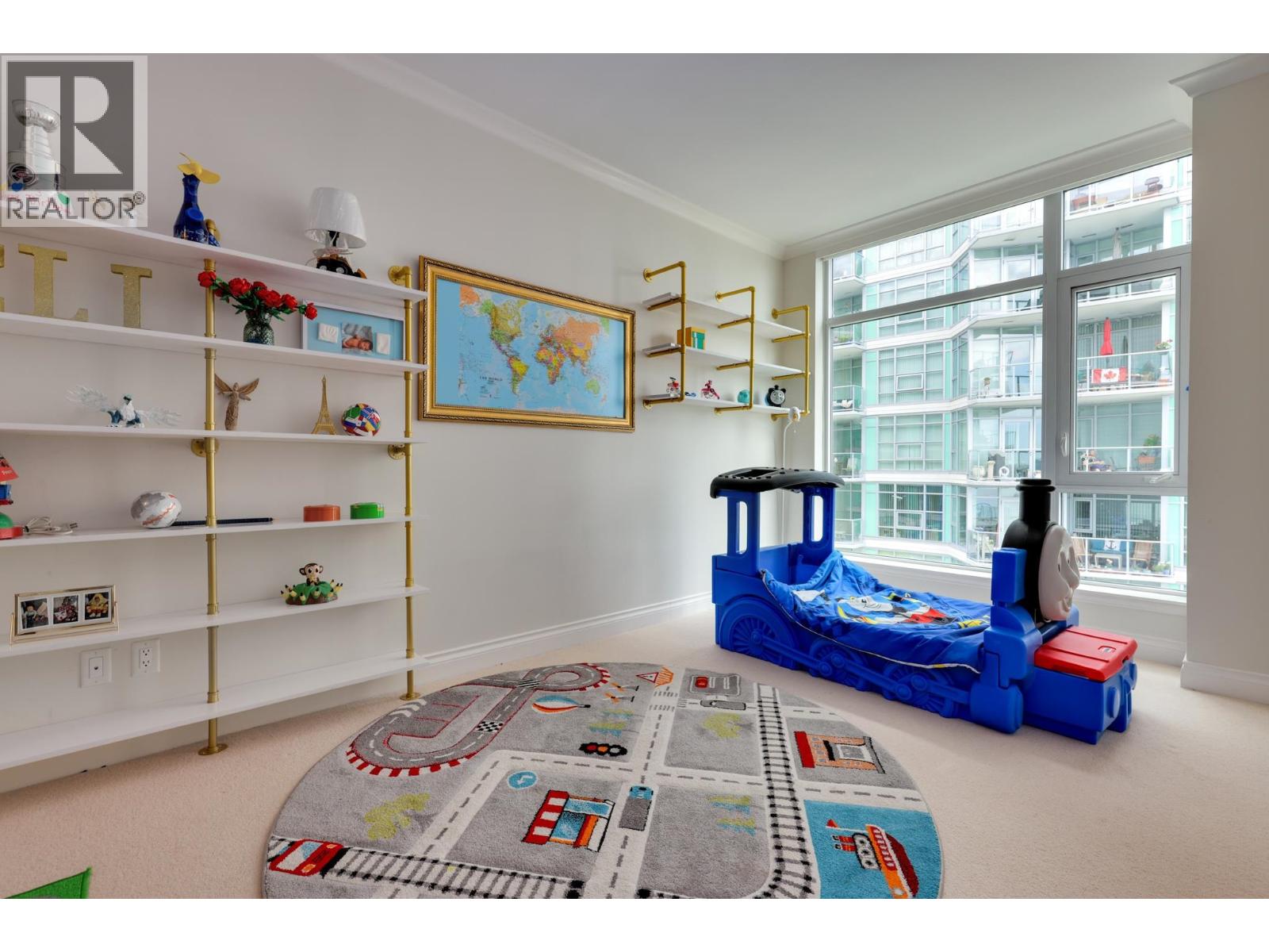 501 185 VICTORY SHIP WAY, North Vancouver