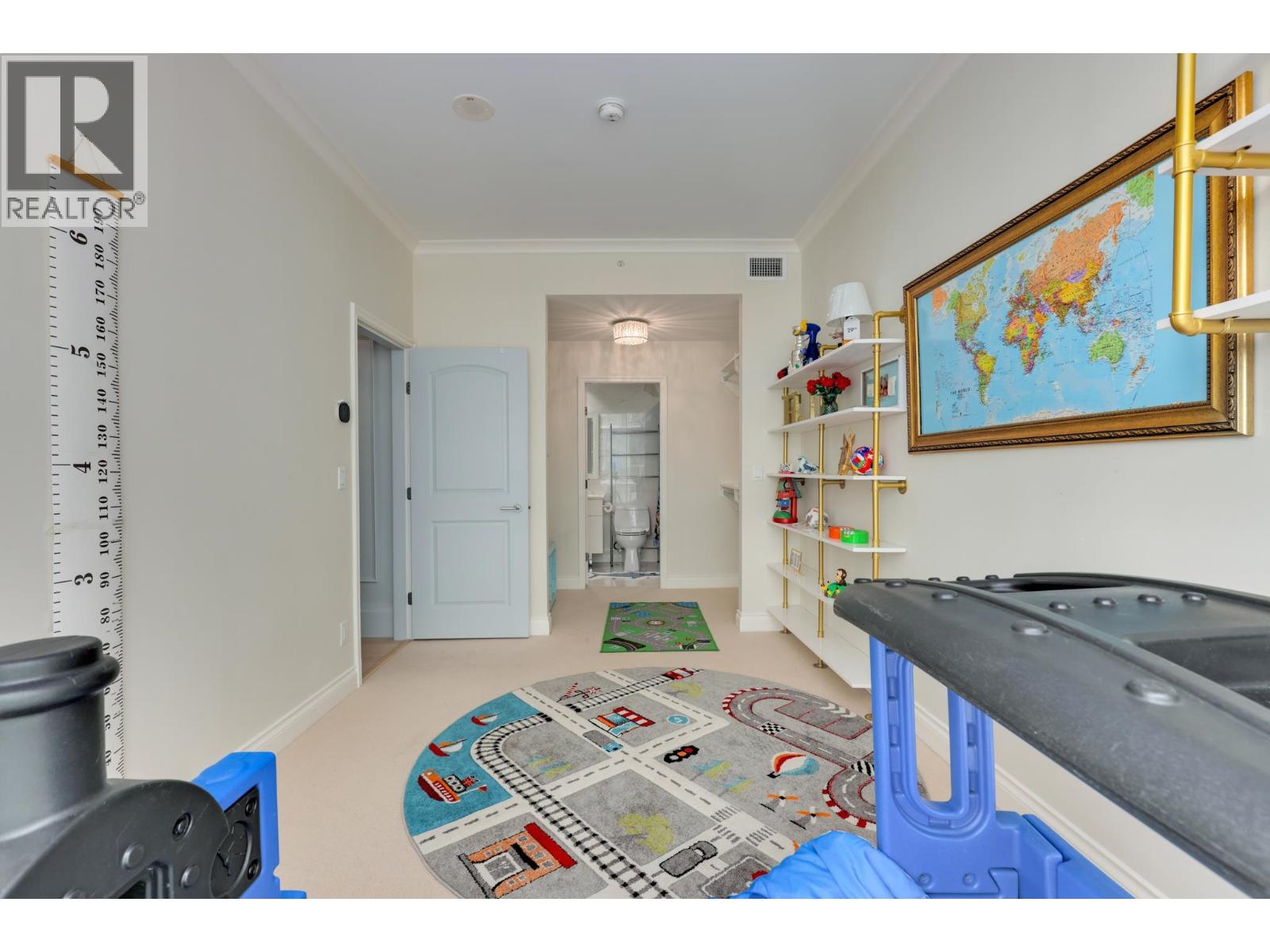 501 185 VICTORY SHIP WAY, North Vancouver